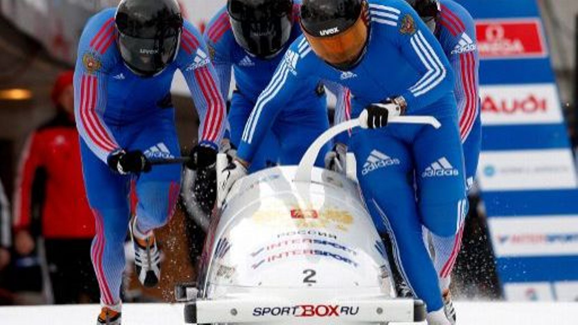 Бобслей скелетон и санный спорт. Torino 2006 бобслей. Бобслей это вид спорта кратко для детей. Зимние олимпийские игры бобслей. Паралимпийский бобслей.