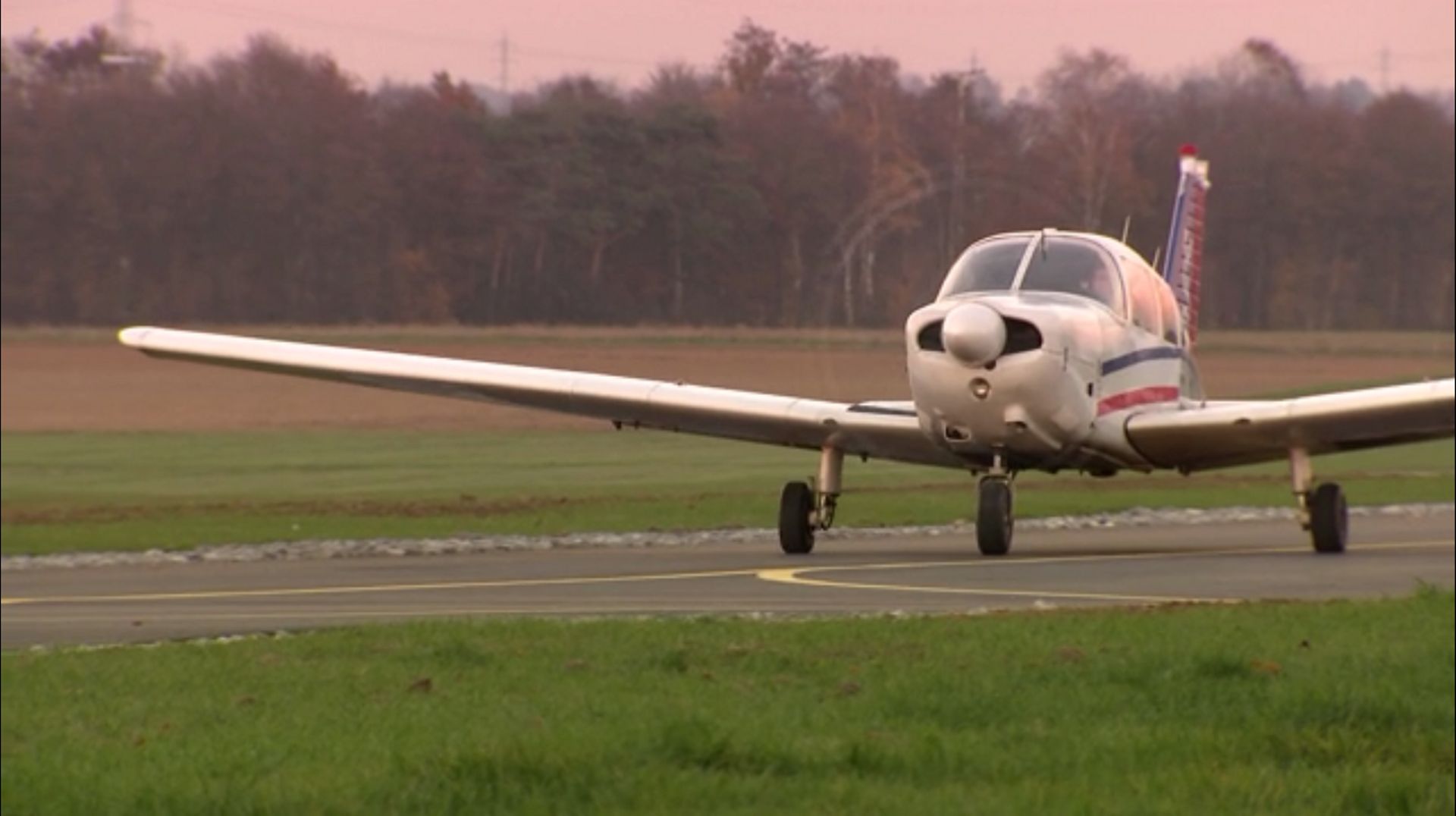 L'aérodrome de Namur a sa nouvelle piste! RTBF Actus
