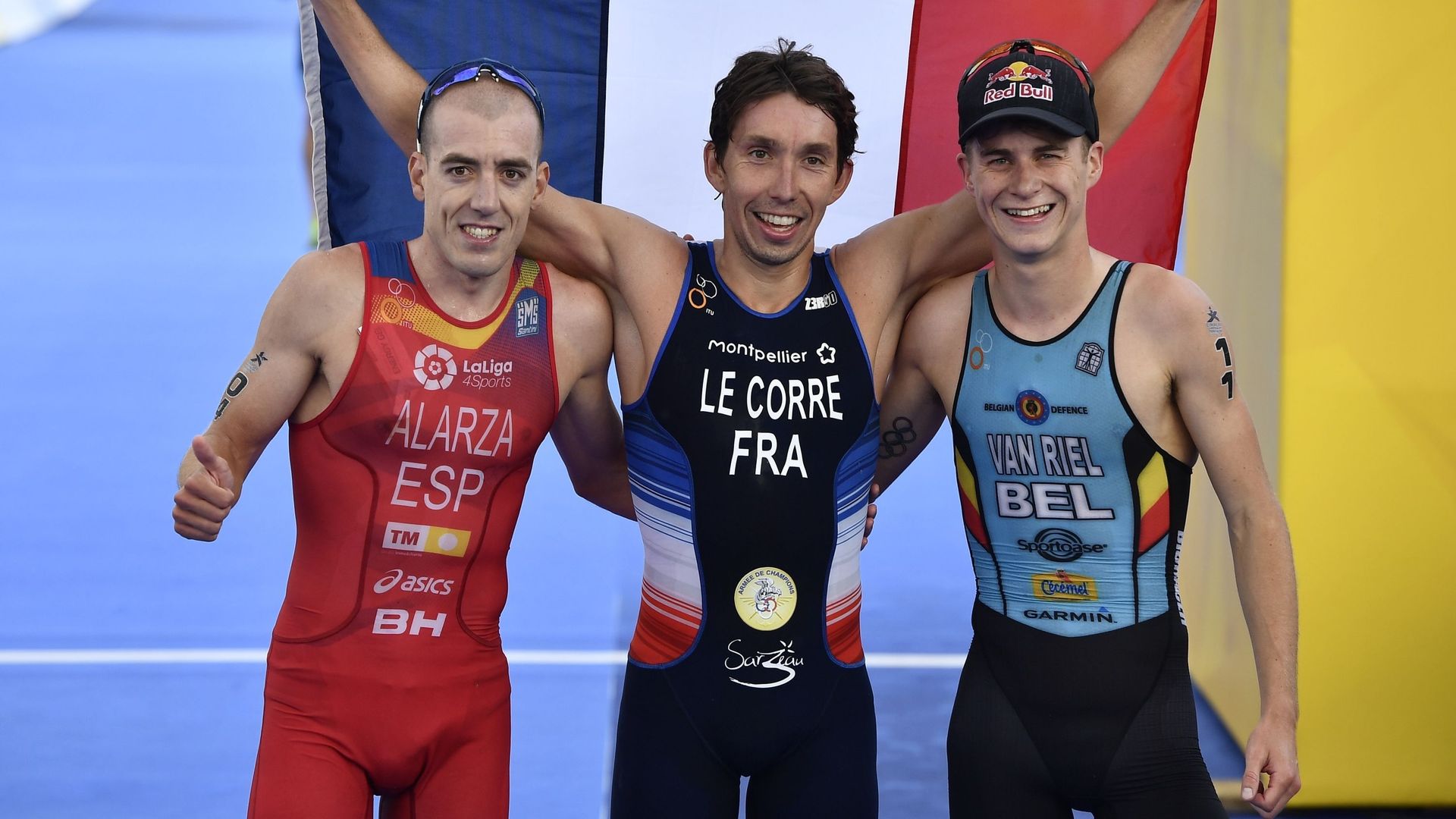 Marten Van Riel empoche le bronze sur le triathlon, la 12e médaille ...