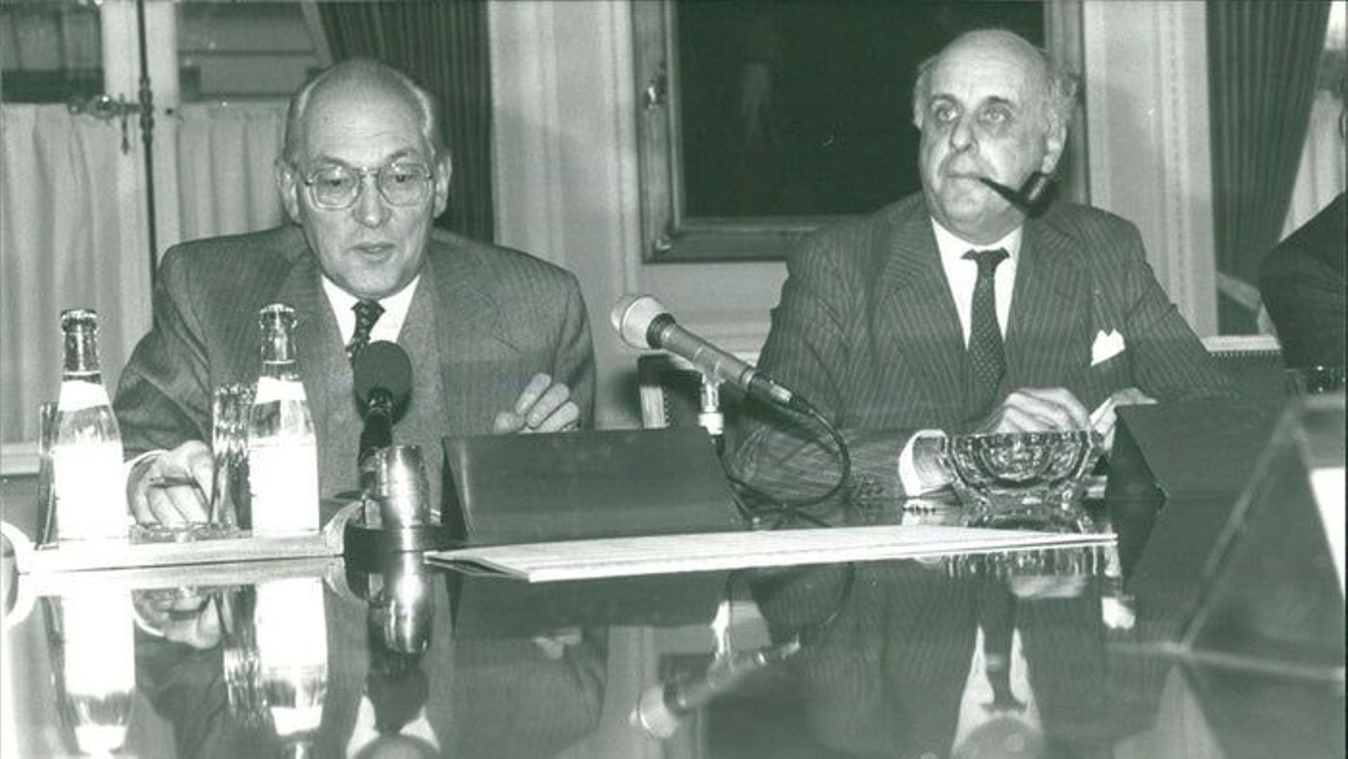 René Lamy, gouverneur et Etienne Davignon, directeur de la Général de Belgique en janvier 1988