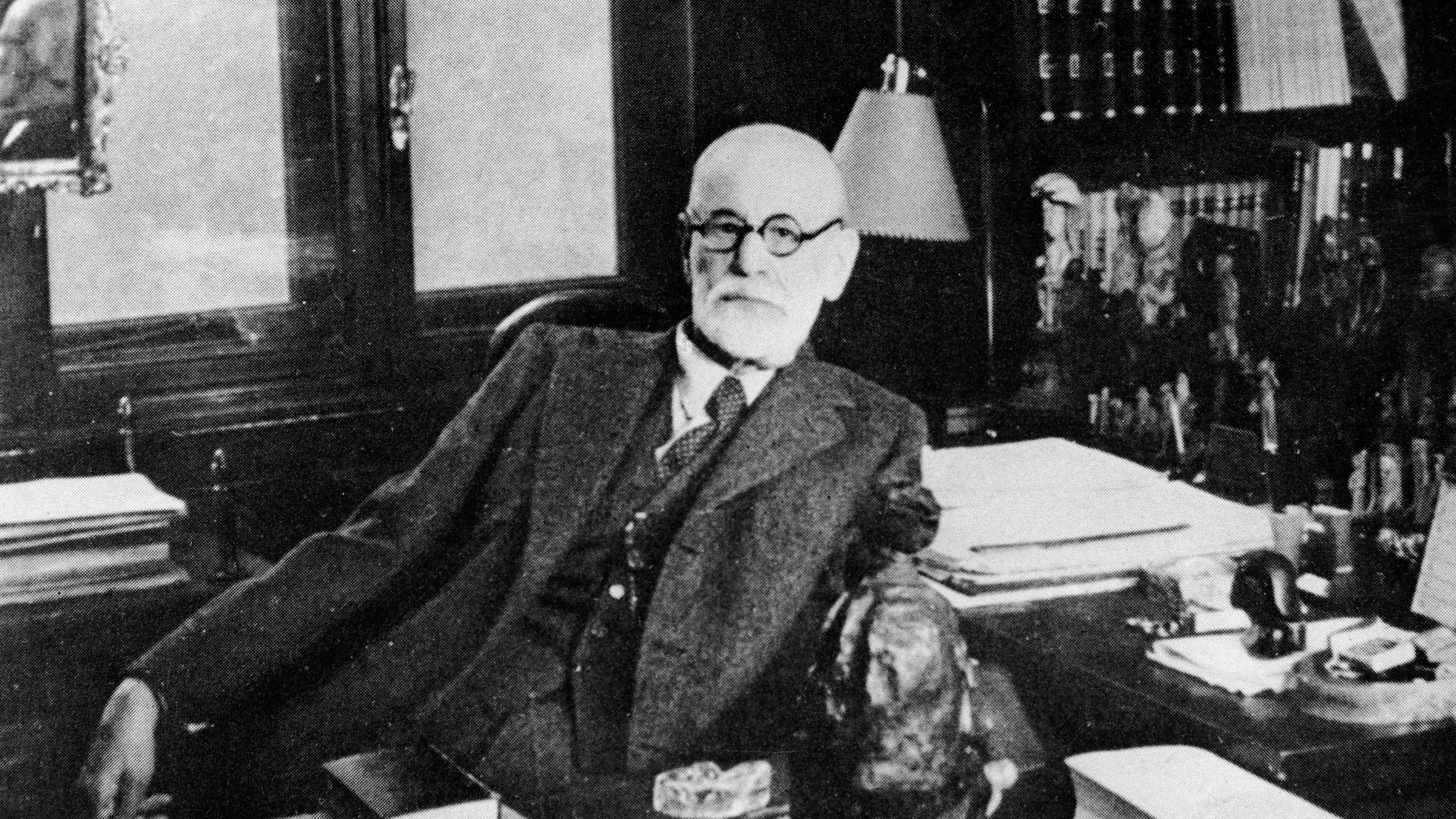 Freud dans son bureau, à Vienne dans les années 30