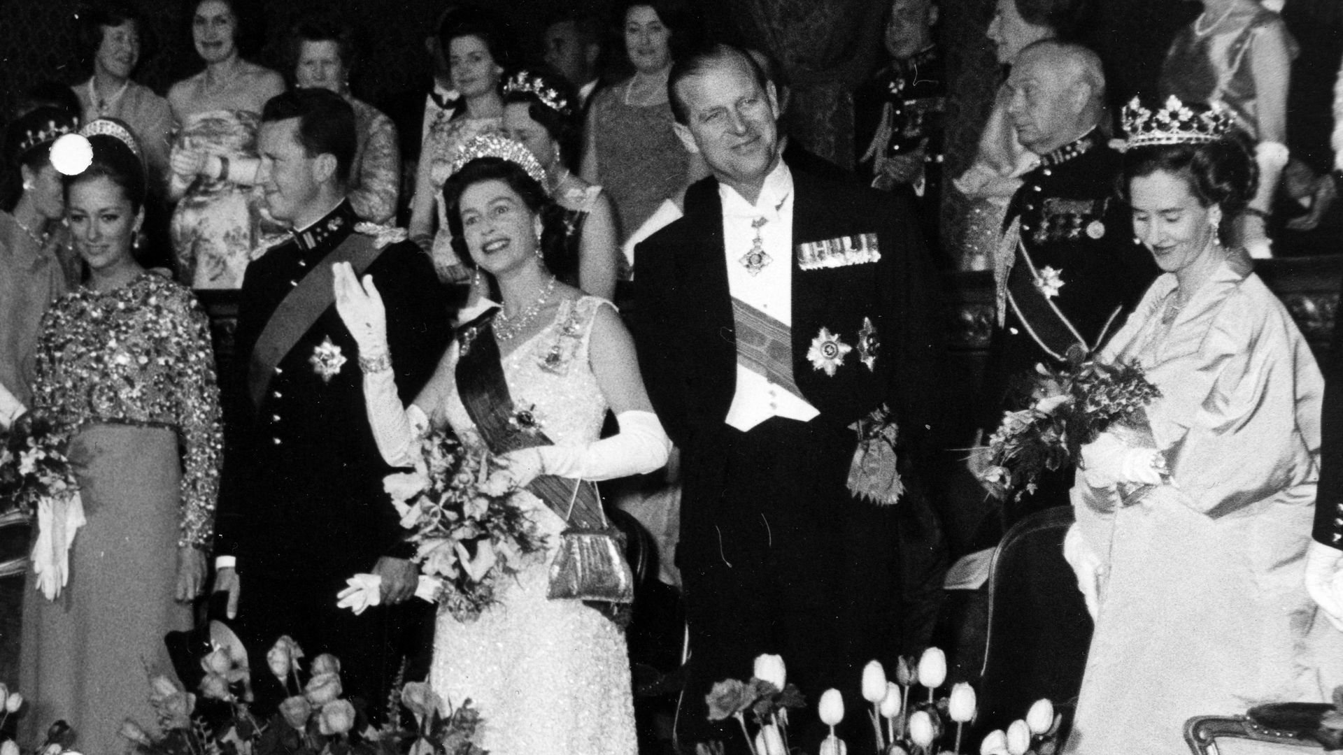 Le couple royal Britannique lors d'une visite au Théâtre de la monnaie en 1966.