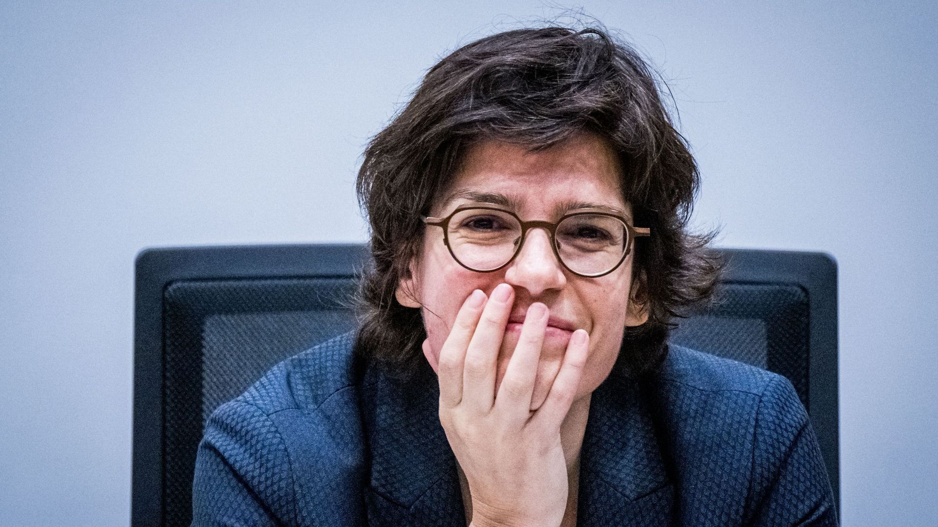 Le ministre de l'énergie, Tinne Van der Straeten, lors d'une réunion de la Commission de l'énergie, de l'environnement et du climat au Parlement fédéral à Bruxelles, mardi 04 octobre 2022.
