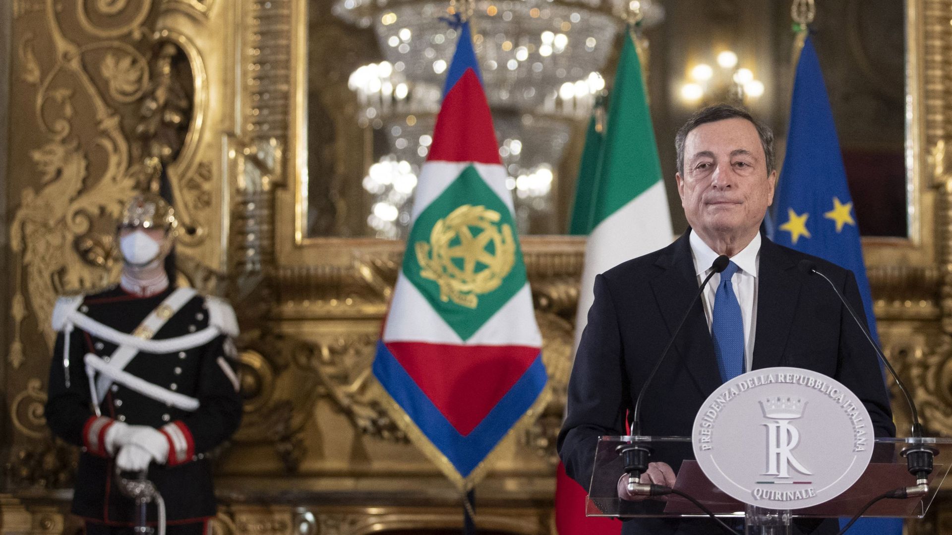 Fort d'un large soutien, Mario Draghi, "le sauveur de la Patrie", va prendre le gouvernail de l'Italie