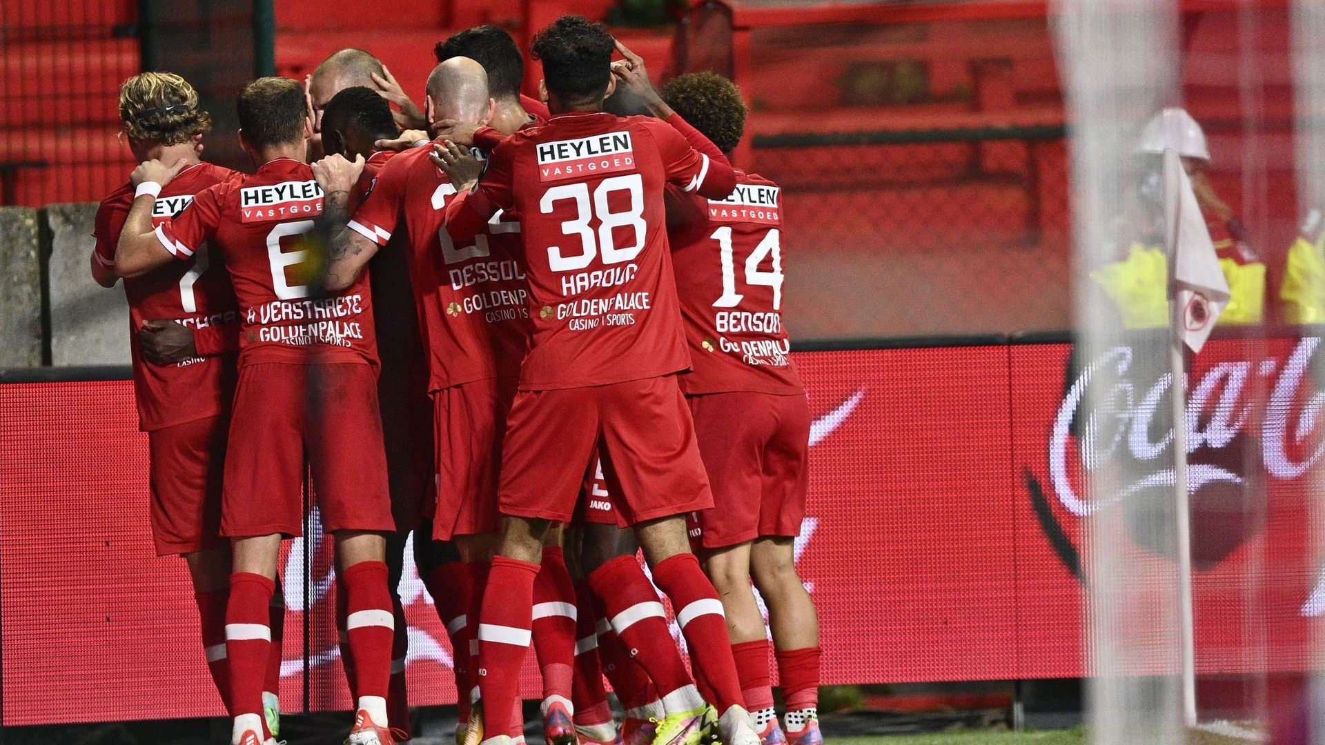 L’Antwerp célèbre le but victorieux et synonyme d’une première place au classement de la Pro League