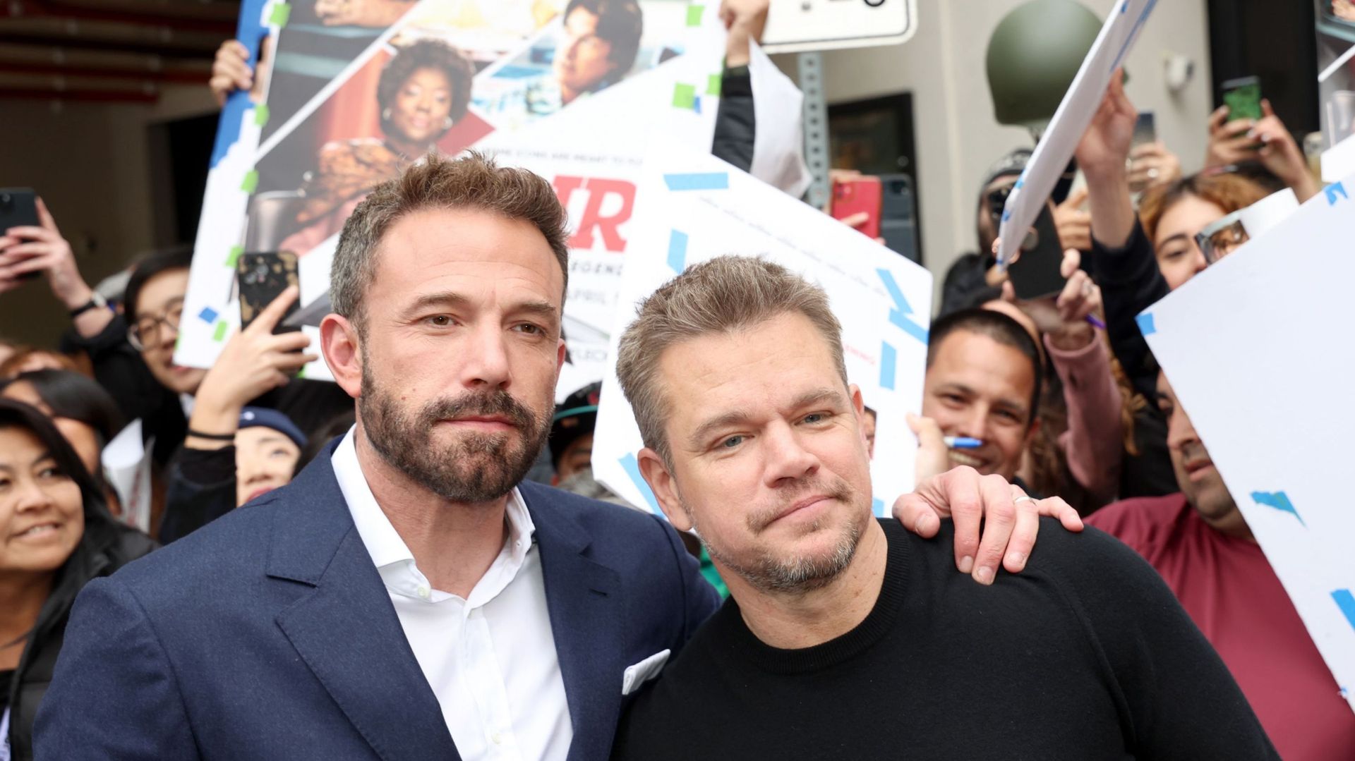 Ben Affleck et Matt Damon lors de l’avant-première mondiale du film Air, réalisé par Affleck lui-même et dans lequel les acteurs jouent côte à côte.