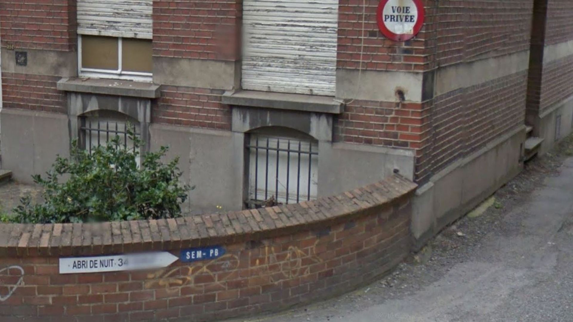 Il n'y a que trois lits pour les femmes à l'abri de nuit de la rue Dourlet à Charleroi