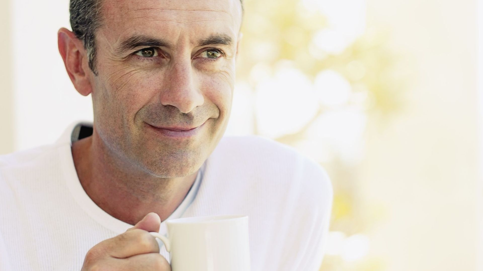 Pourquoi le premier café du matin nous rend-il heureux ?