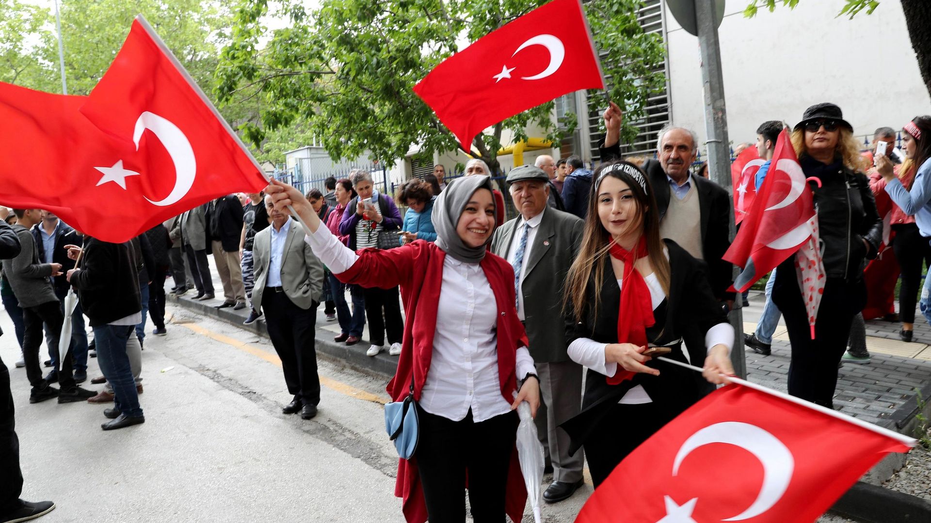 Turquie: purge aux motifs "abusifs et discriminatoires" dans le secteur public