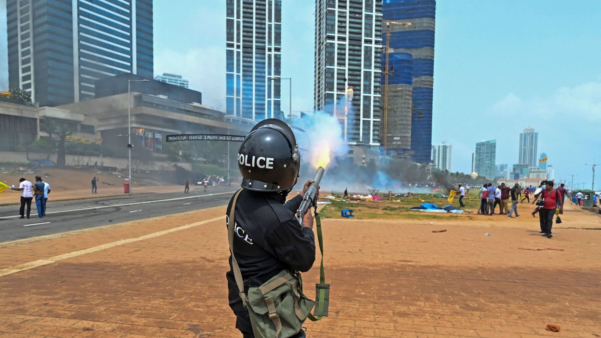 Affrontements devant le bureau du président à Colombo, ce 9 mai 2022.