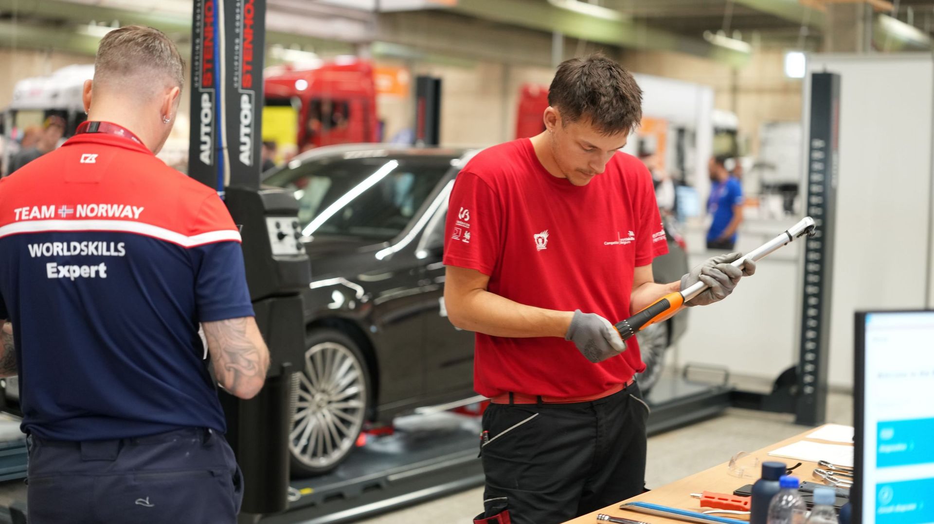 Des bancs de l’école à Ferrari grâce aux EuroSkills : portrait d’un jeune talent carolo en technologie automobile