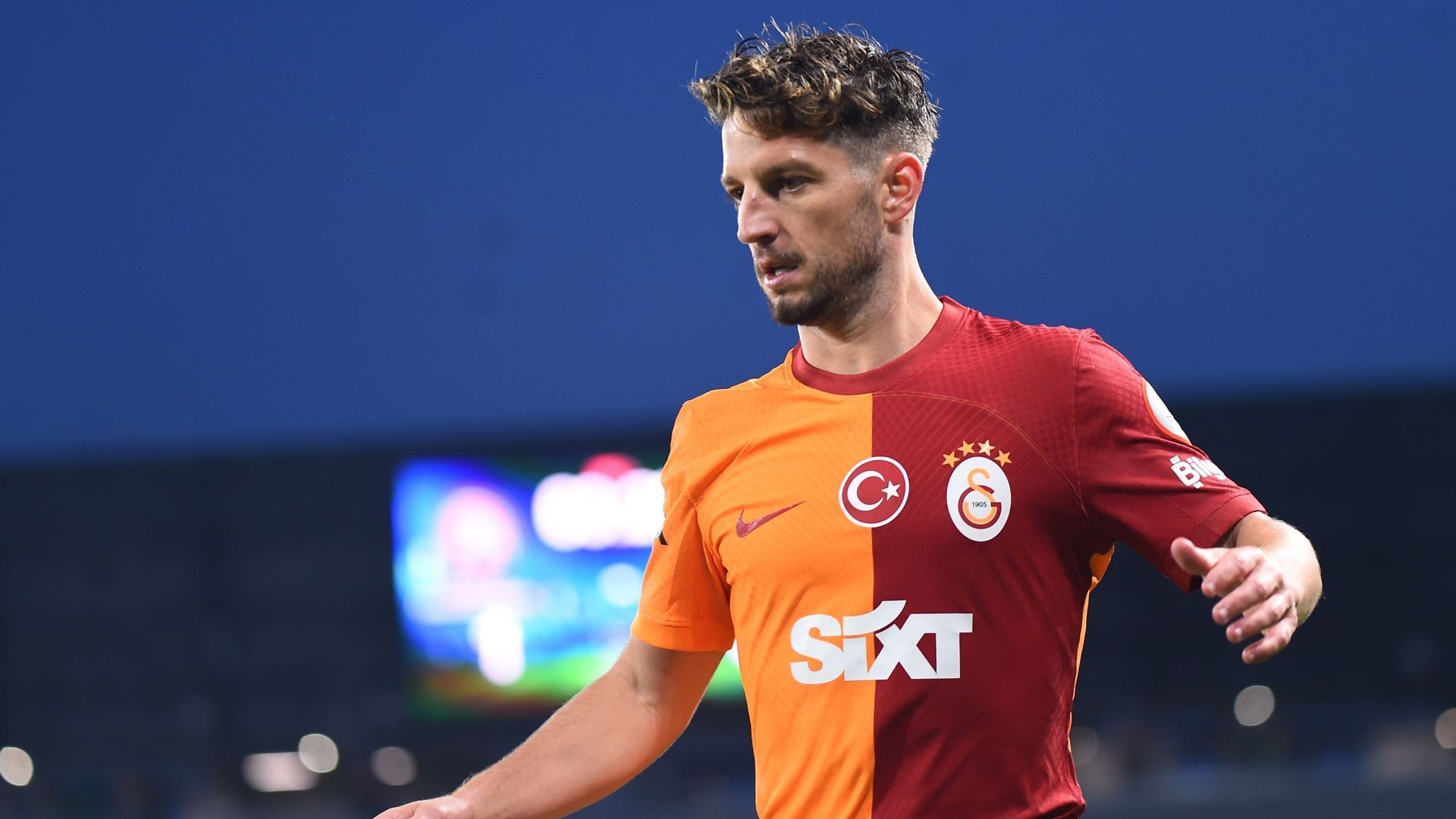 Galatasaray formalizes the contract extension of Dries Mertens, who will join Michy Batshuayi in Istanbul