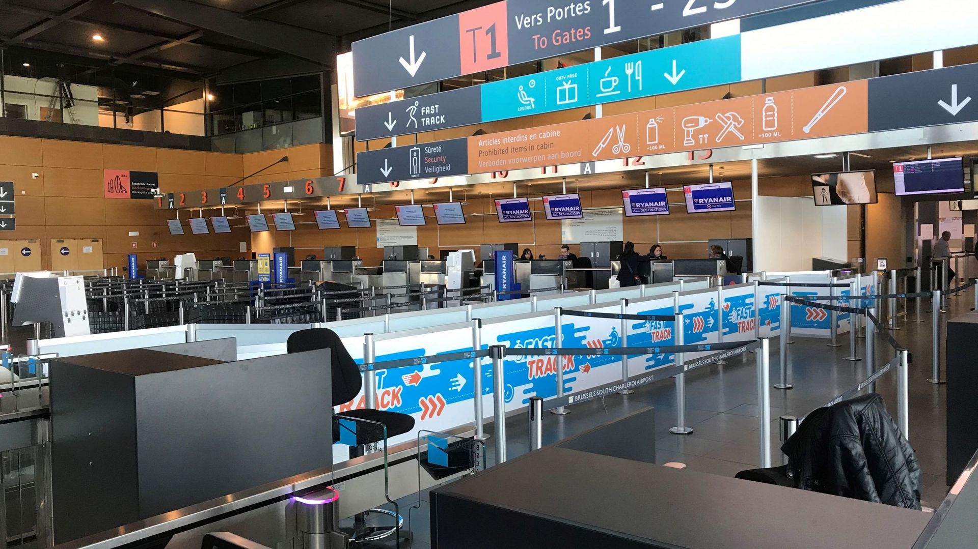 Aéroport fermé : Partir avant d’être bloqués en Belgique