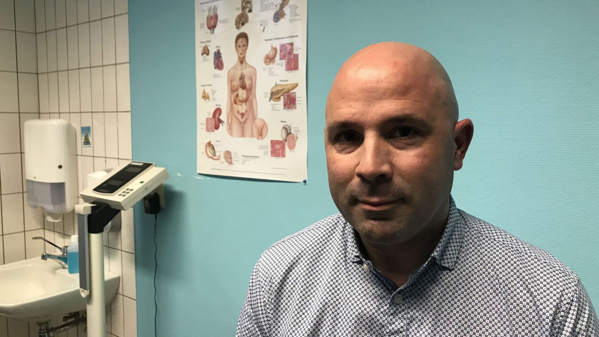 Nicolas Somberg, patient de 41 ans, utilise depuis cinq mois la nouvelle pompe à insuline. 