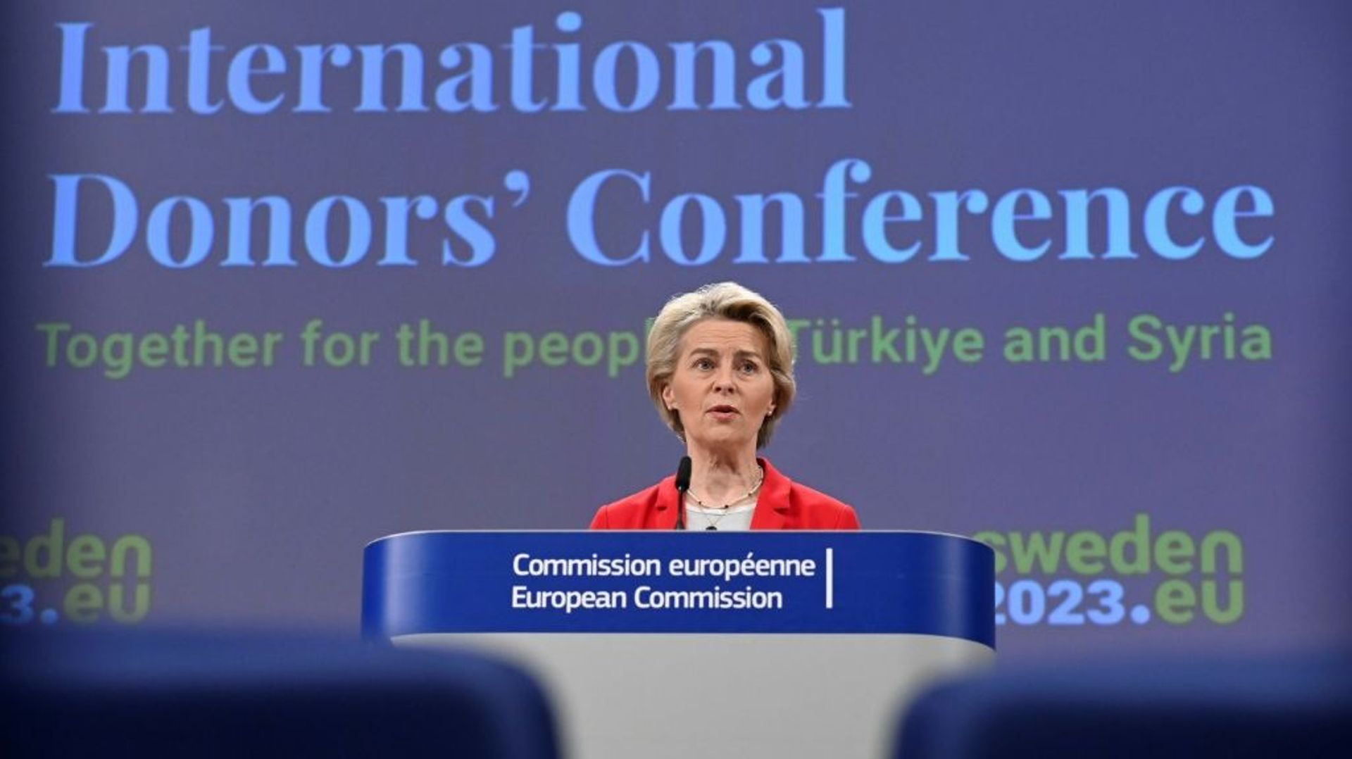 La présidente de la Commission européenne, Ursula von der Leyen, en conférence de presse à l’issue d’une conférence des donateurs après les séismes en Turquie et en Syrie, à Bruxelles, le 20 mars 2023