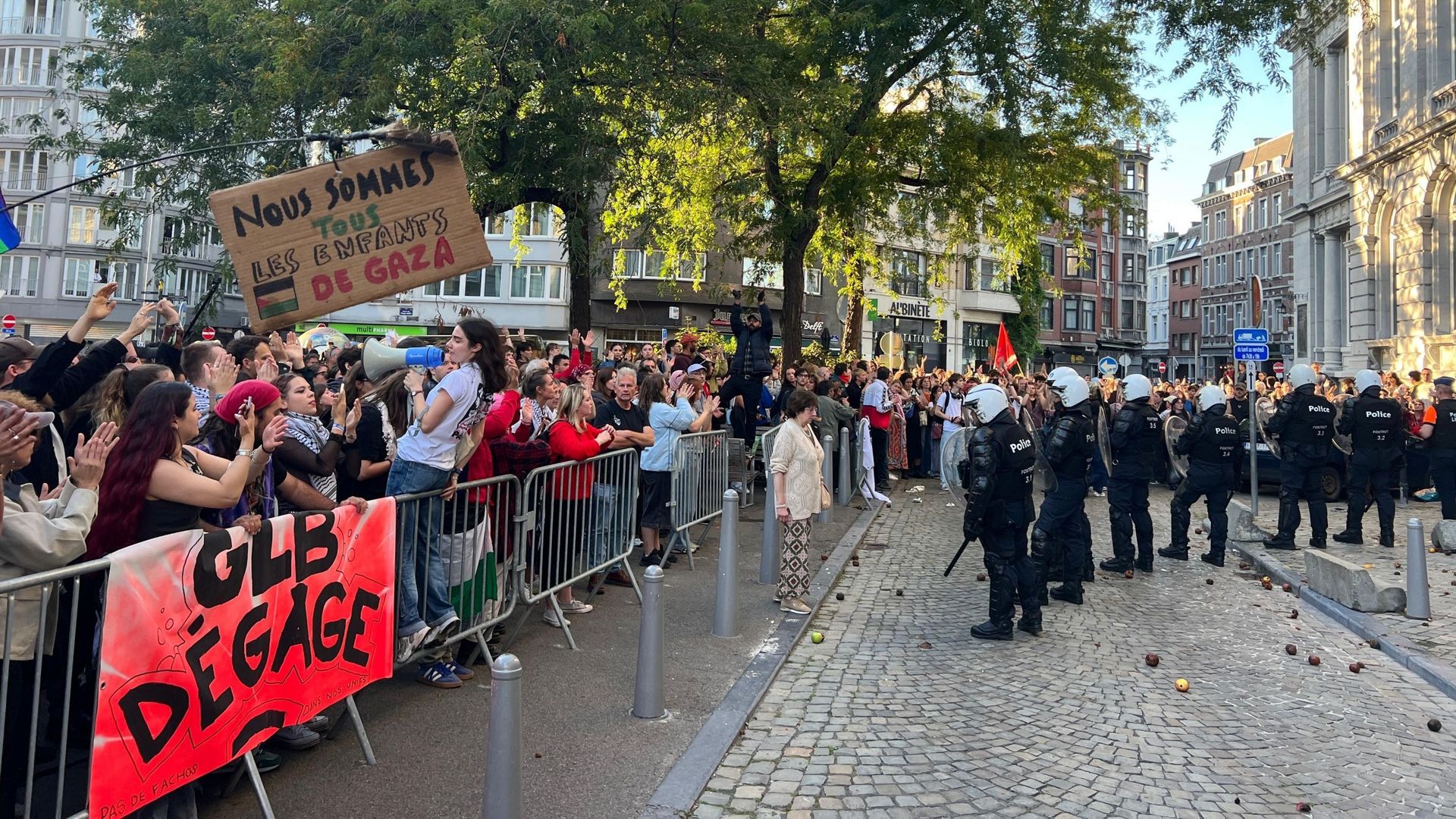 Manifestation contre le MR à l’ULiège : comment expliquer la violence de certains militants ?