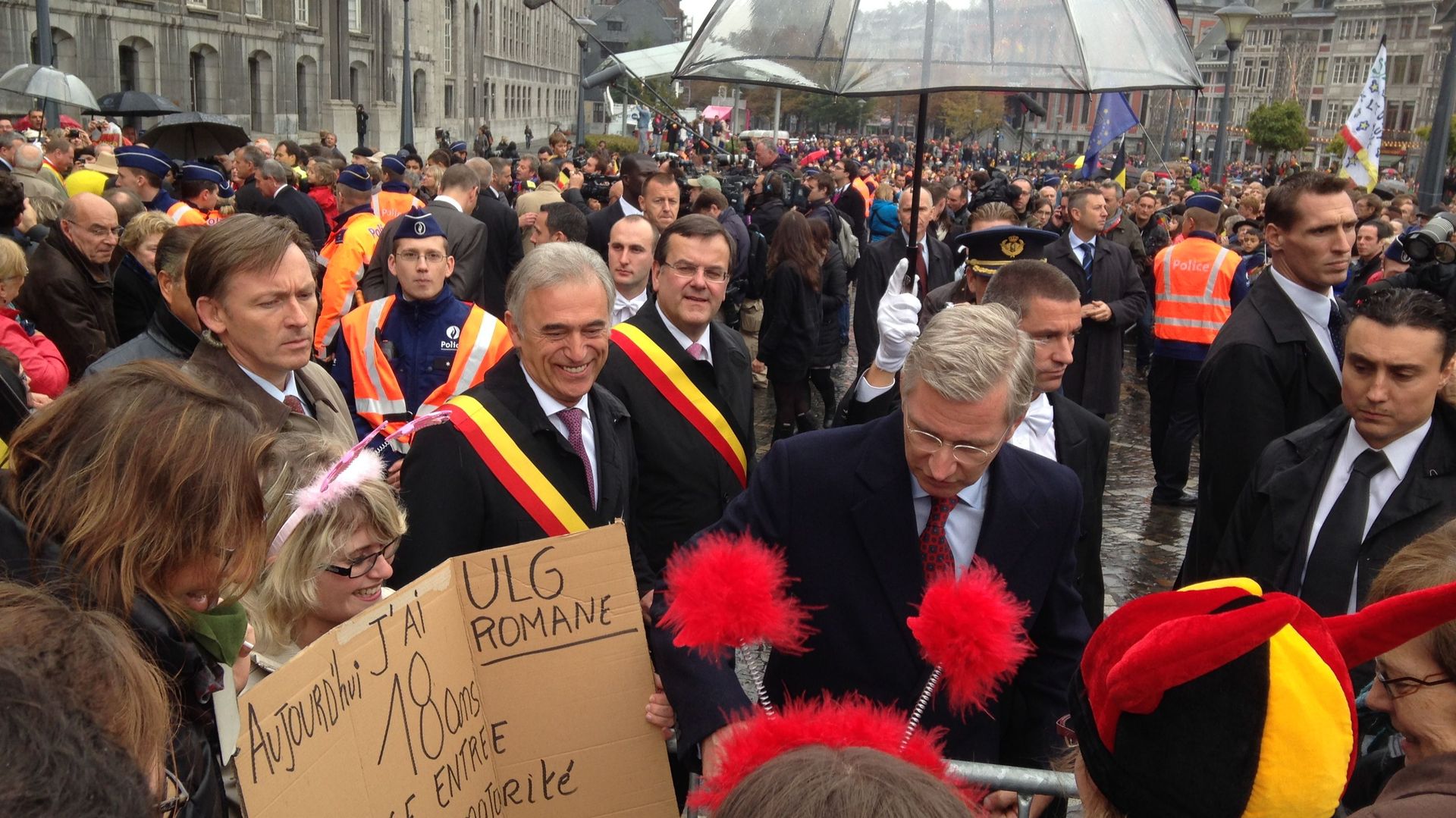 Bain de foule du roi Philippe et de la reine Mathilde lors de leur Joyeuse Entrée à Liège