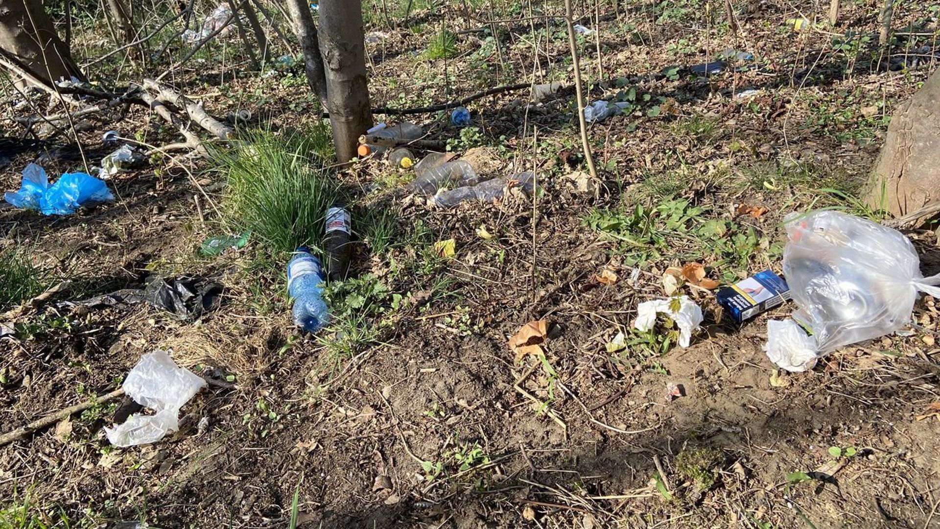 Gand s’attaque à la pollution dans ses parcs en… ne ramassant plus les déchets