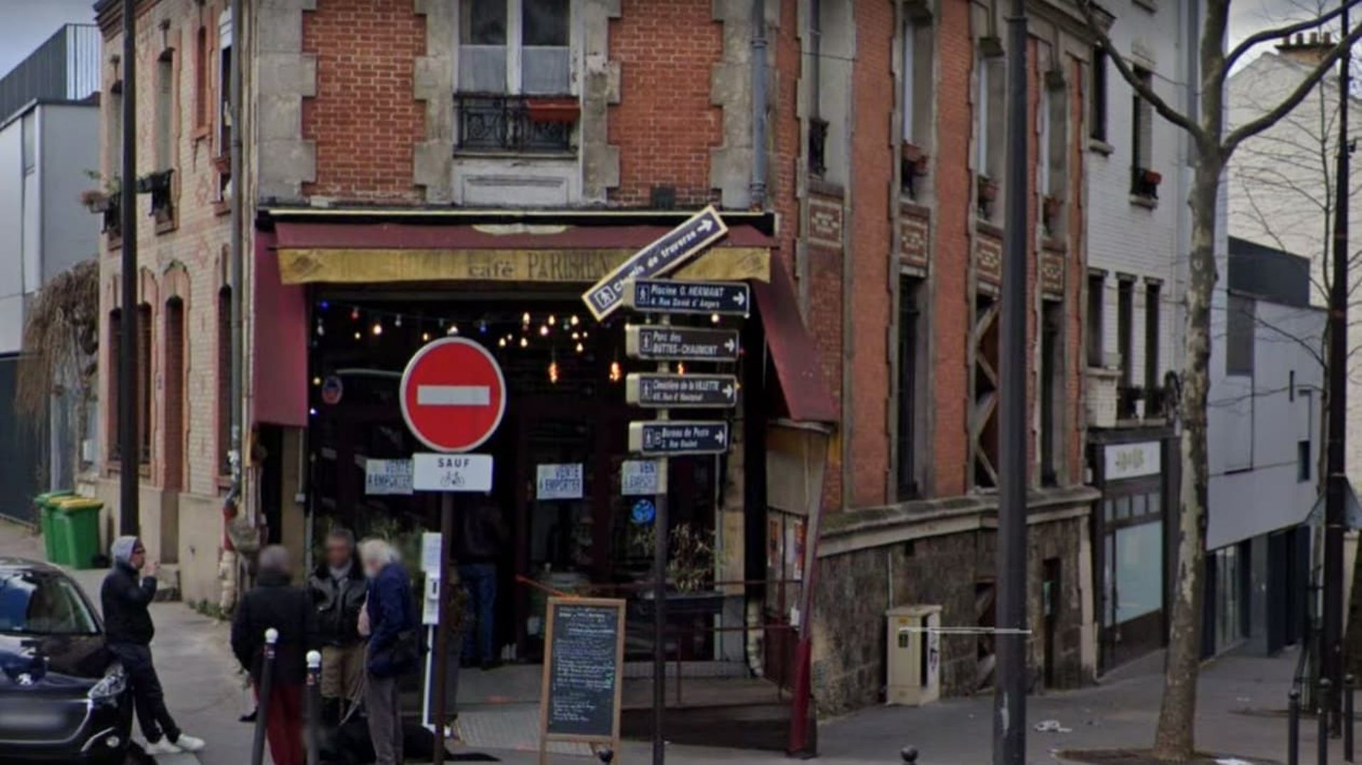 Harry Potter : à Paris, un faux panneau du Chemin de Traverse a été remplacé par un vrai !