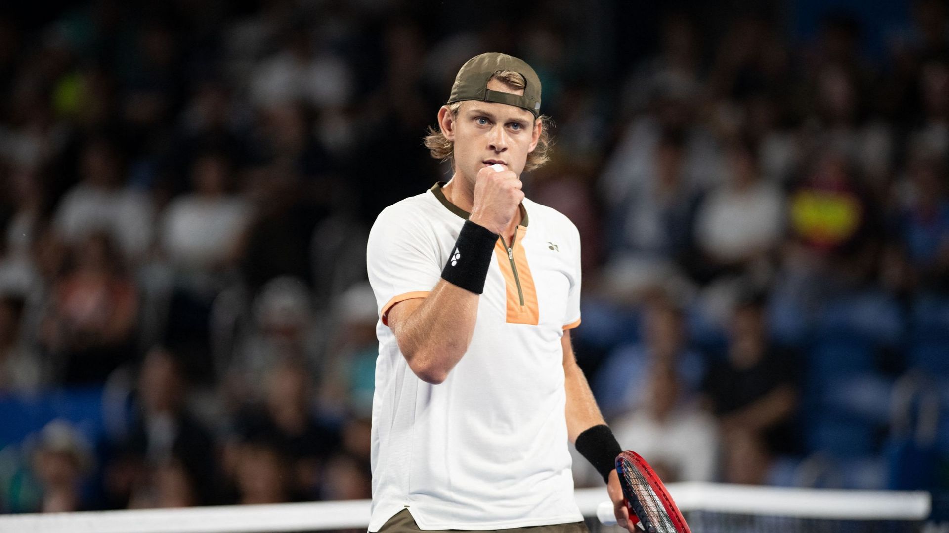 Zizou Bergs profite de l’abandon de Casper Ruud pour imiter David Goffin et filer au troisième tour à Shanghaï