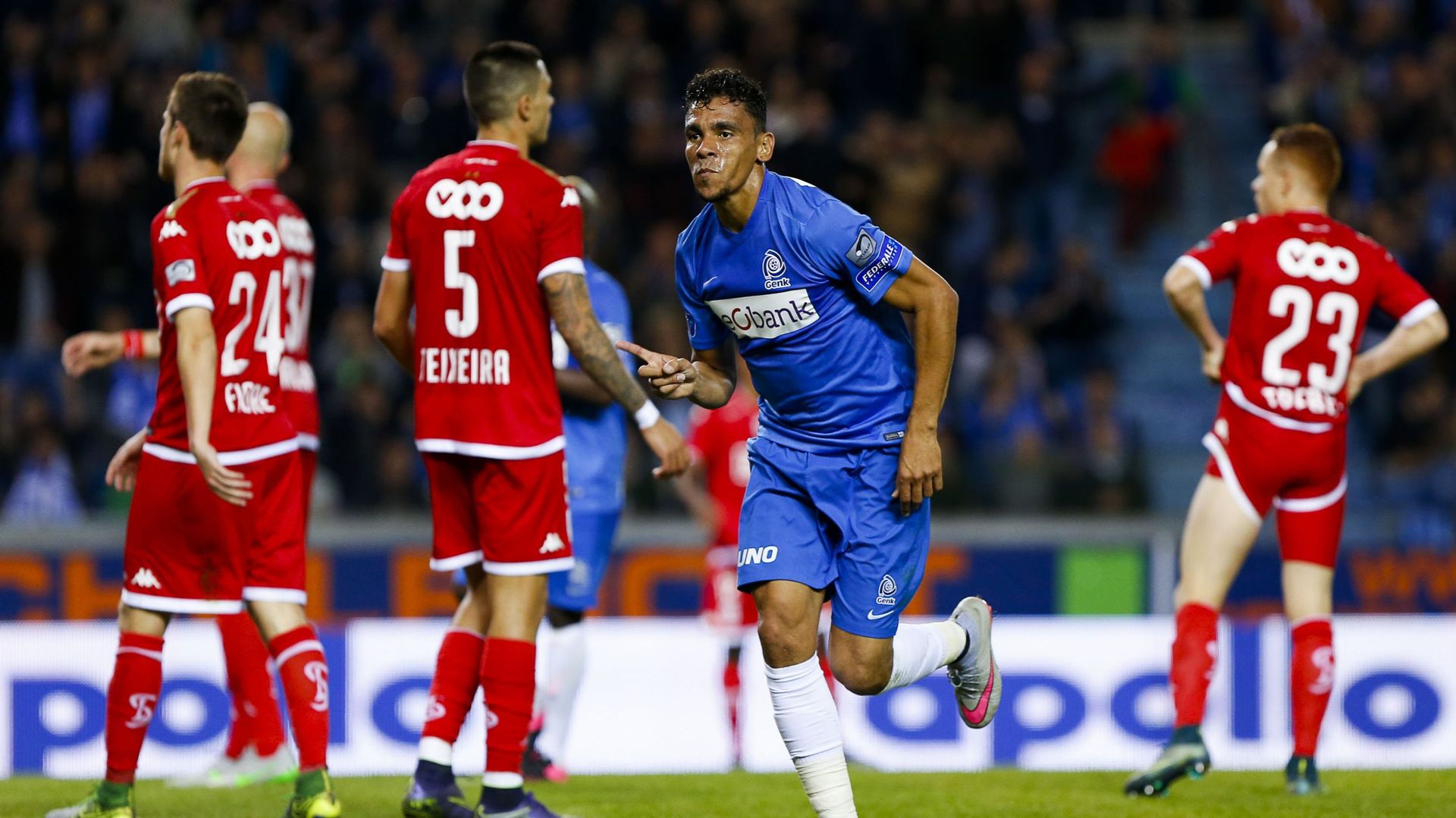 Genk inflige une nouvelle claque à un Standard malade - RTBF Actus