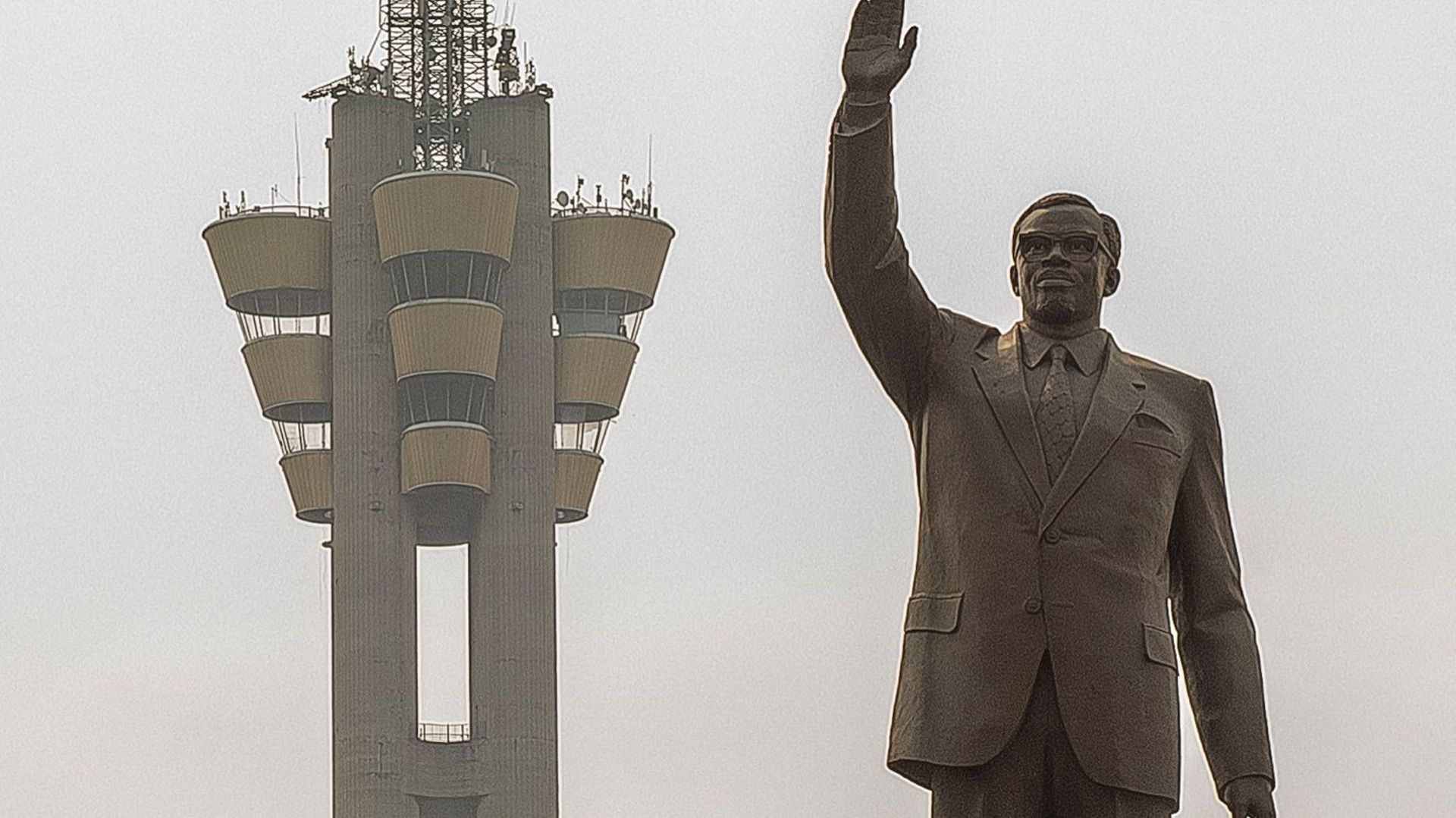 Statue de Patrice Lumumba à Kinshasa, photo prise à l'occasion du 60ème anniversaire de l'Indépendance du Congo.