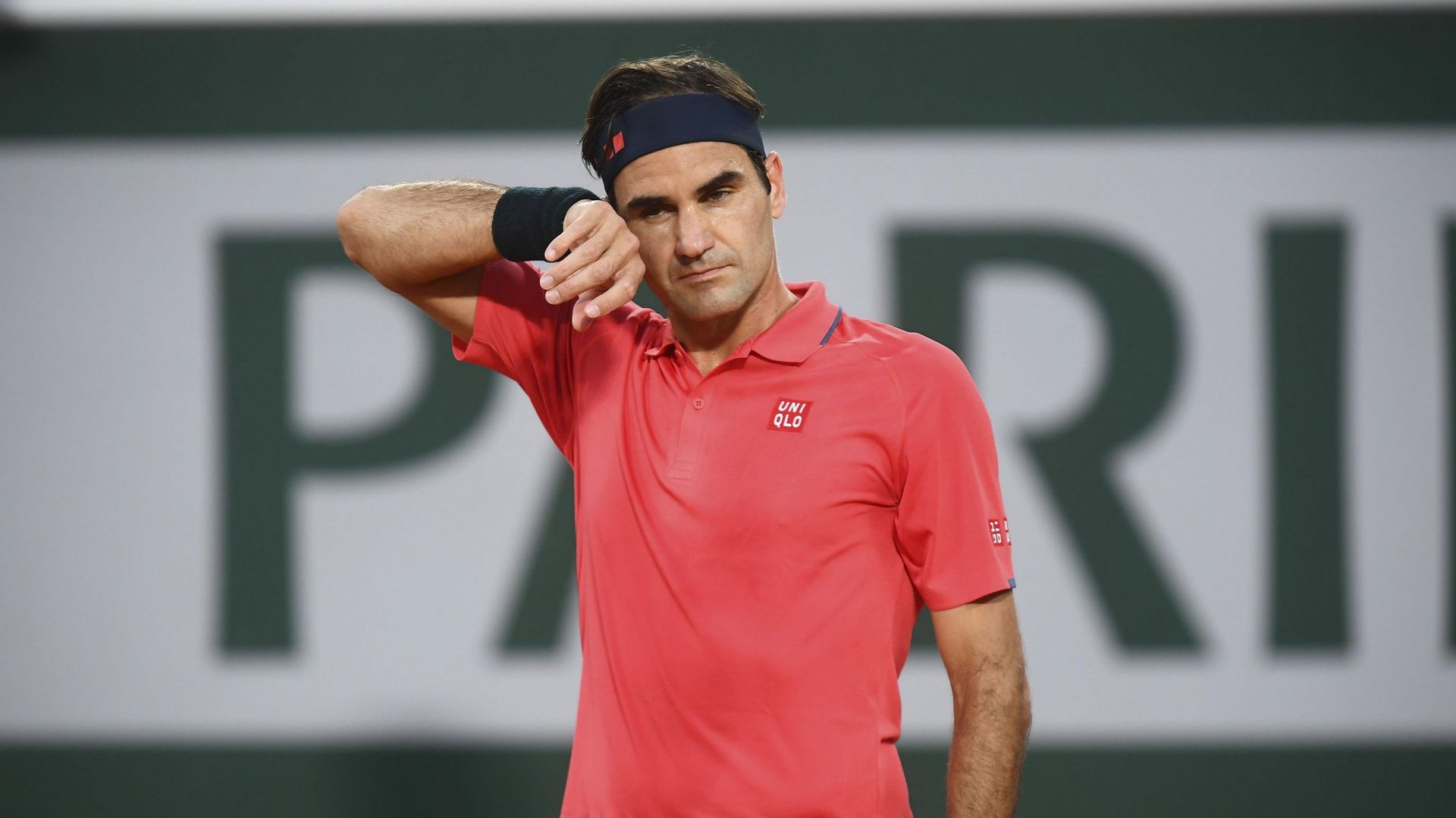 Roger Federer stoppe son aventure à Roland-Garros. 
