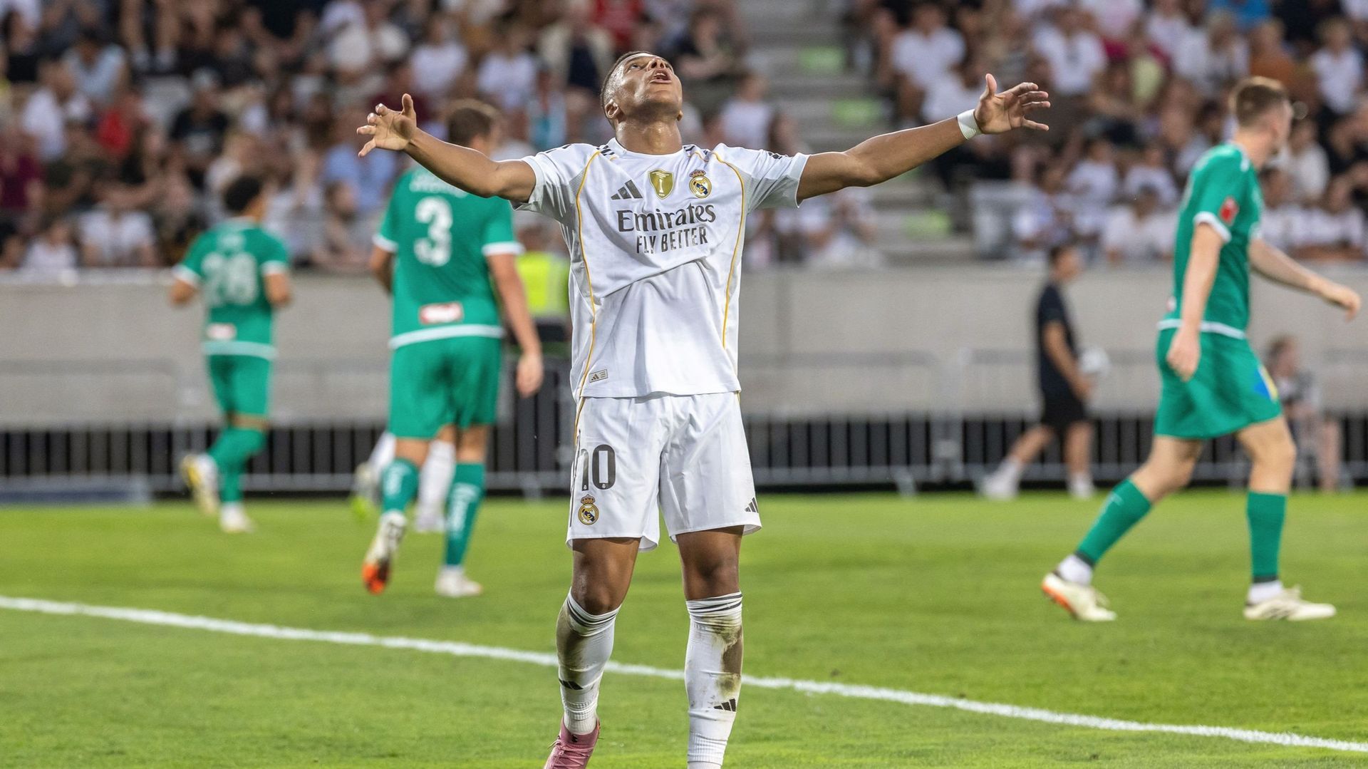 Real Madrid : entente avec Vinicius, efforts défensifs... comment Mbappé doit s'adapter pour gagner