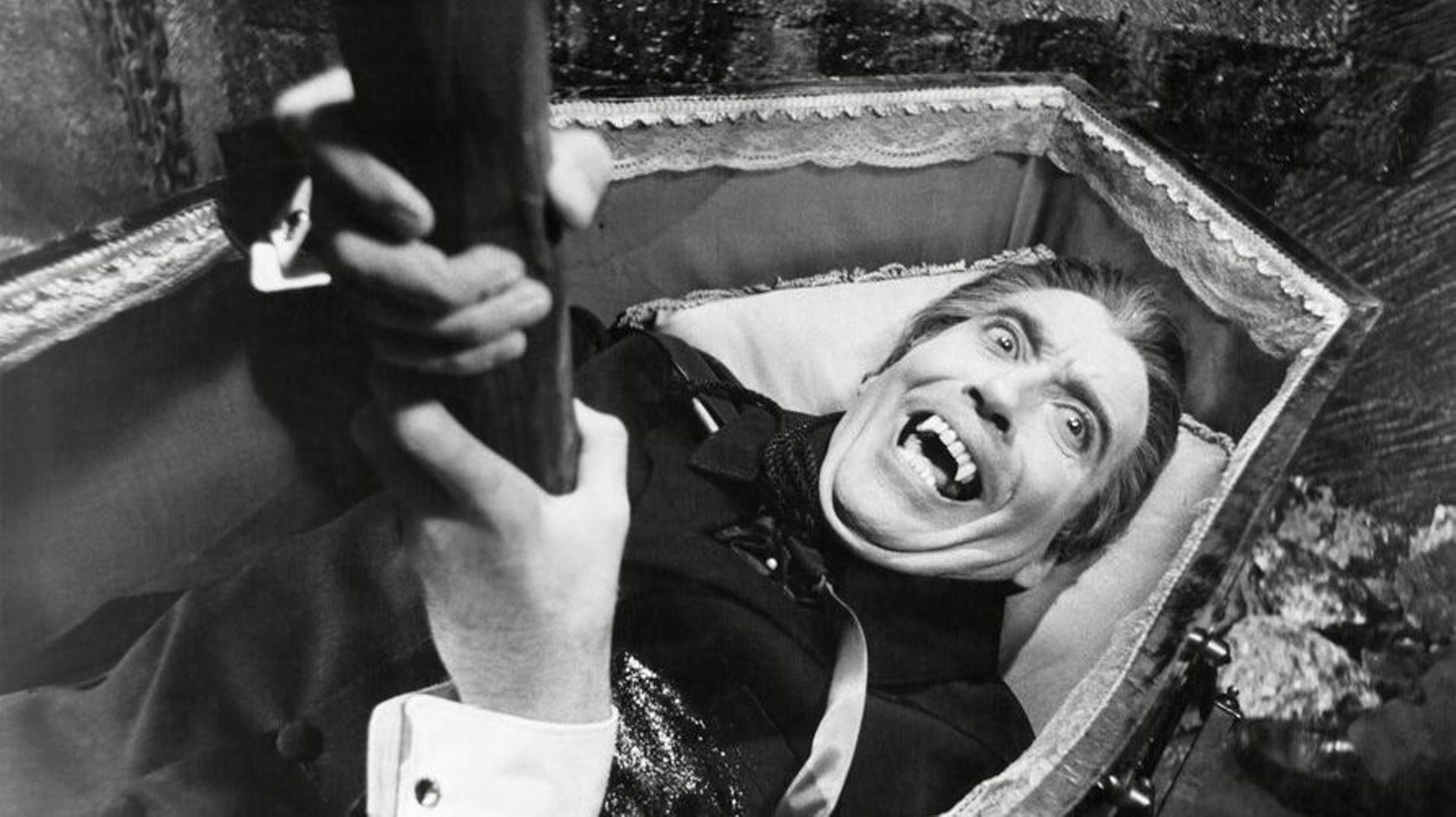 Sur plus de 220 films, Christopher Lee n’aura joué Dracula que 8 fois seulement, mais quels films !