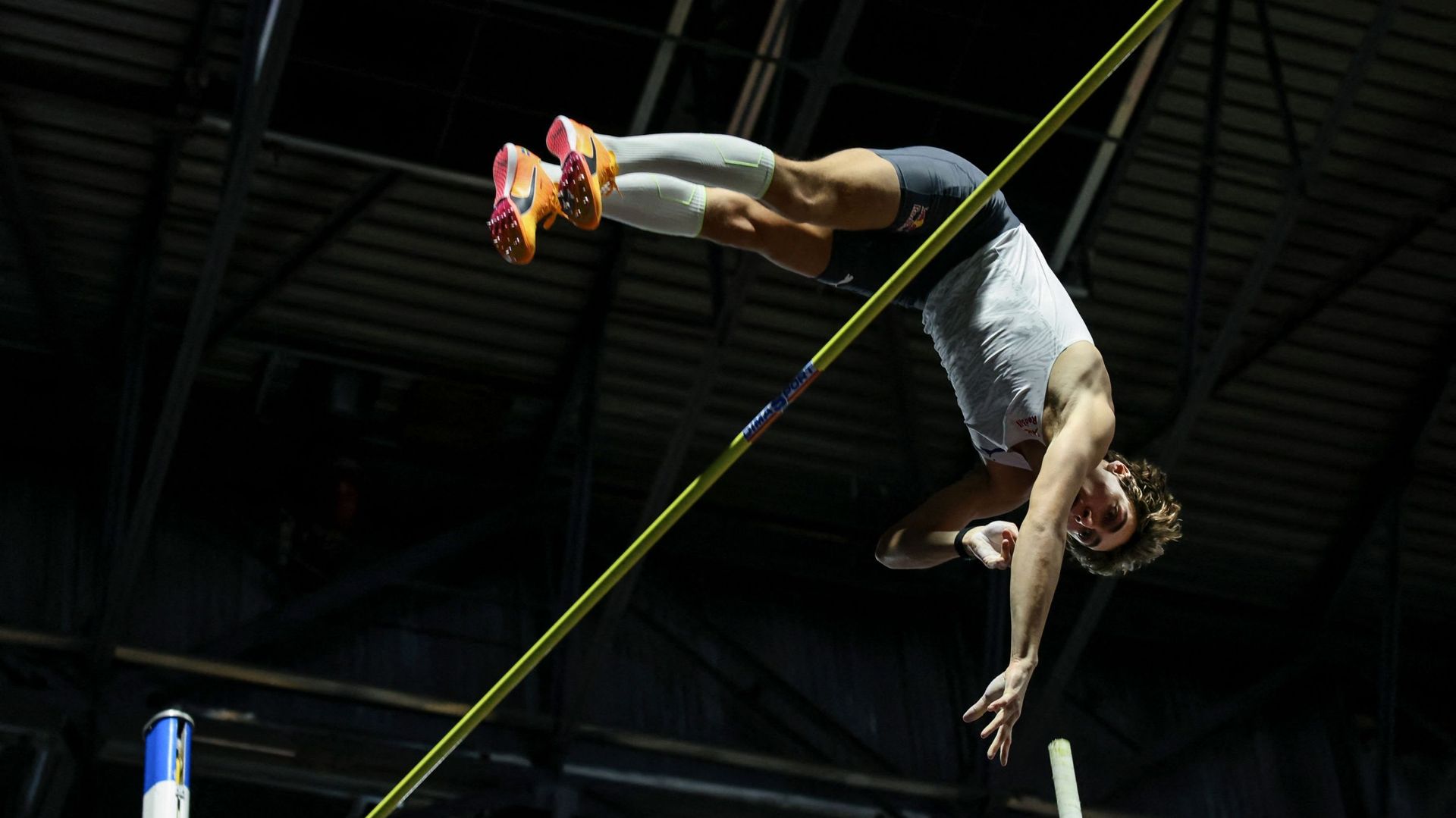 Salto con l’asta: 6,22 metri, Duplantis batte il proprio record di un centimetro