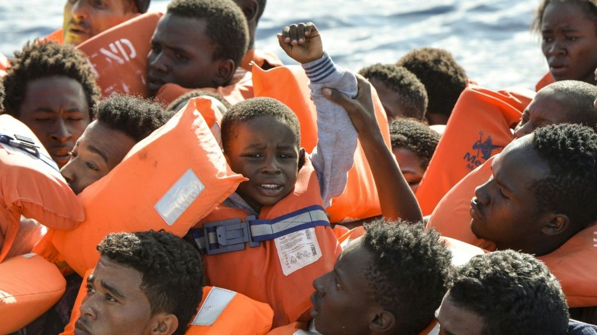 Plus d'un millier de migrants secourus: 'cauchemar' au large de la ...