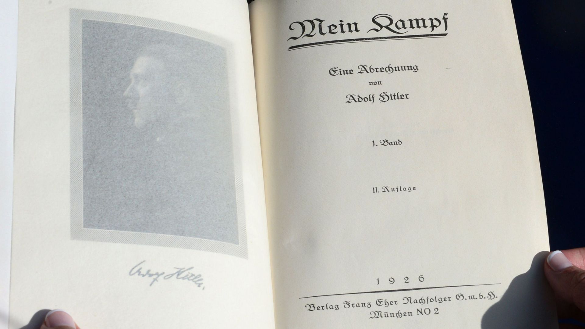 "Mein Kampf" d'Adolf Hitler réédité en Allemagne, un première depuis 1945