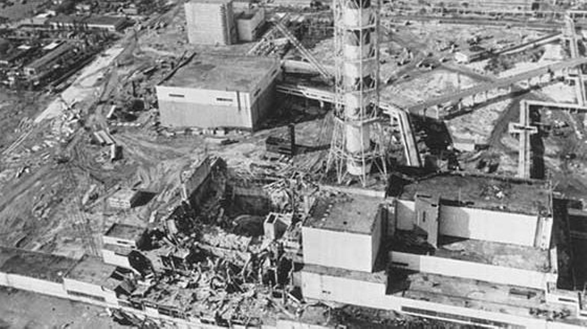 Le gigantesque dôme de protection de Tchernobyl va être posé rtbf.be