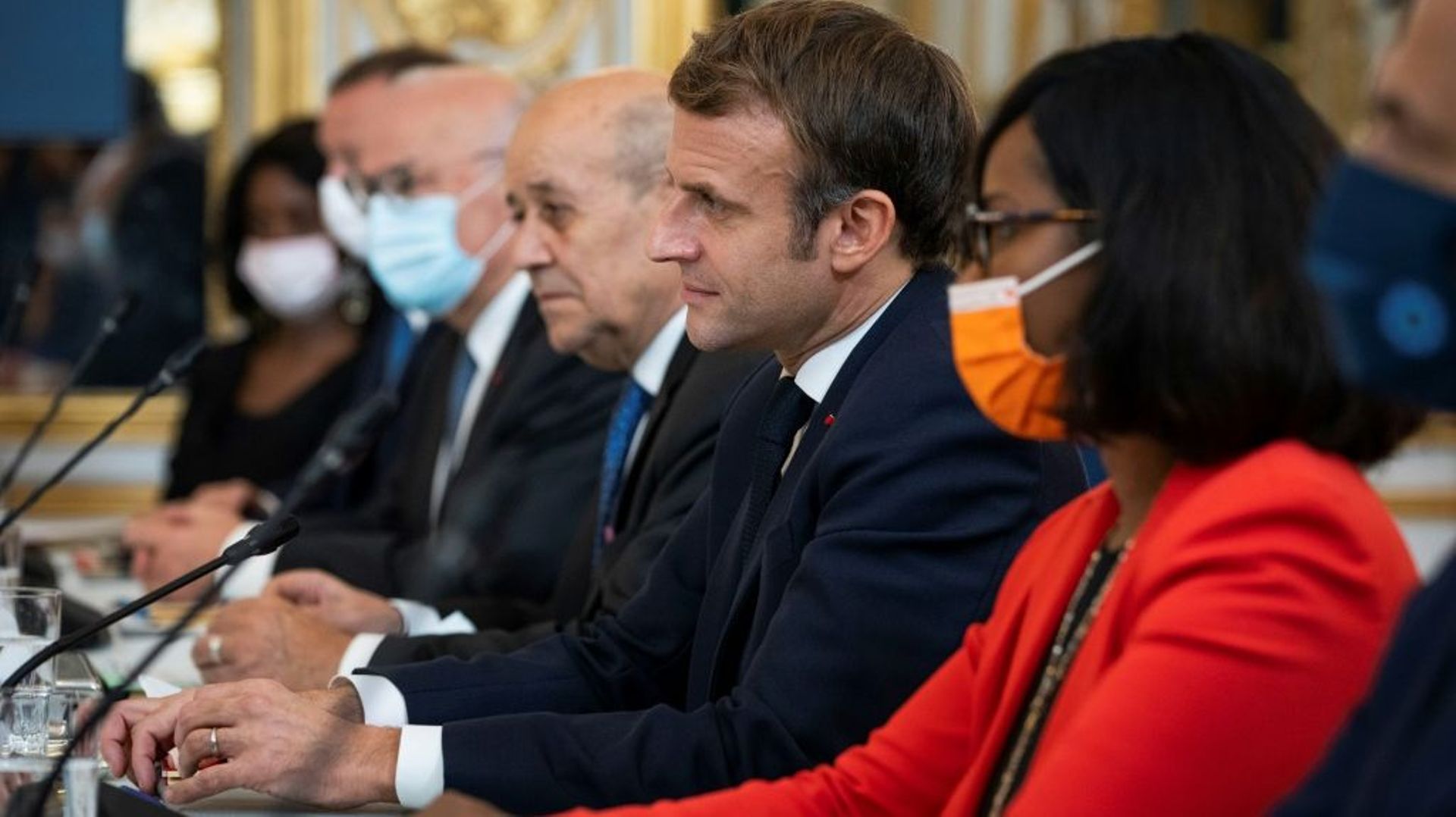 Emmanuel Macron accueille la vice-présidente américaine Kamela Harris à l’Elysée le 10 novembre 2021