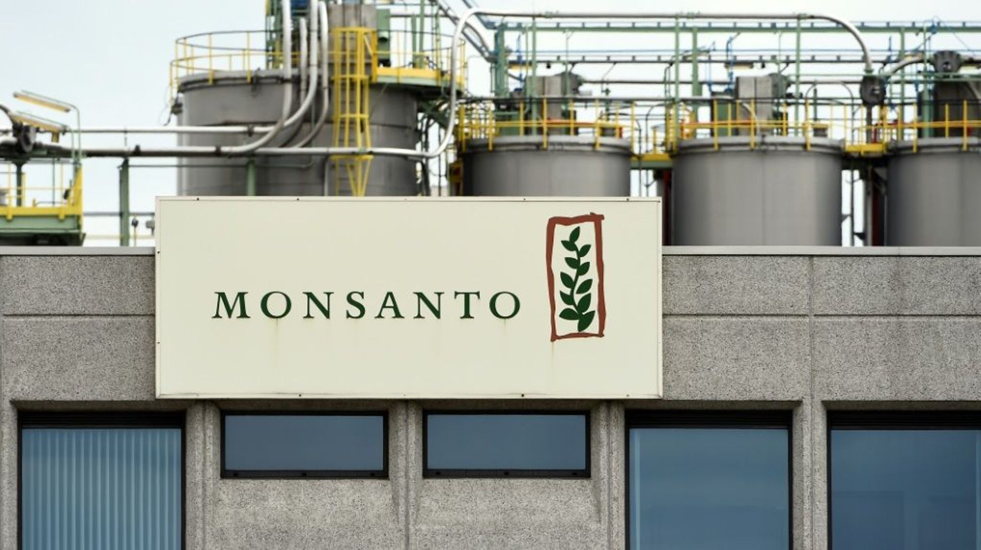 Photo du site de production de Monsanto à Lillo près d'Antwerp en Belgique, me 24 mai 2016