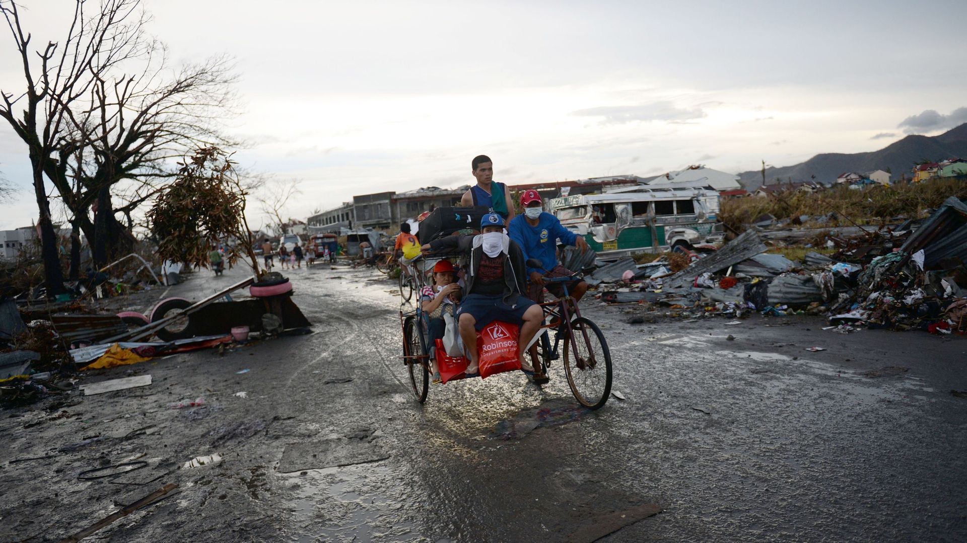 Philippines: situation toujours aussi difficile cinq jours après Haiyan