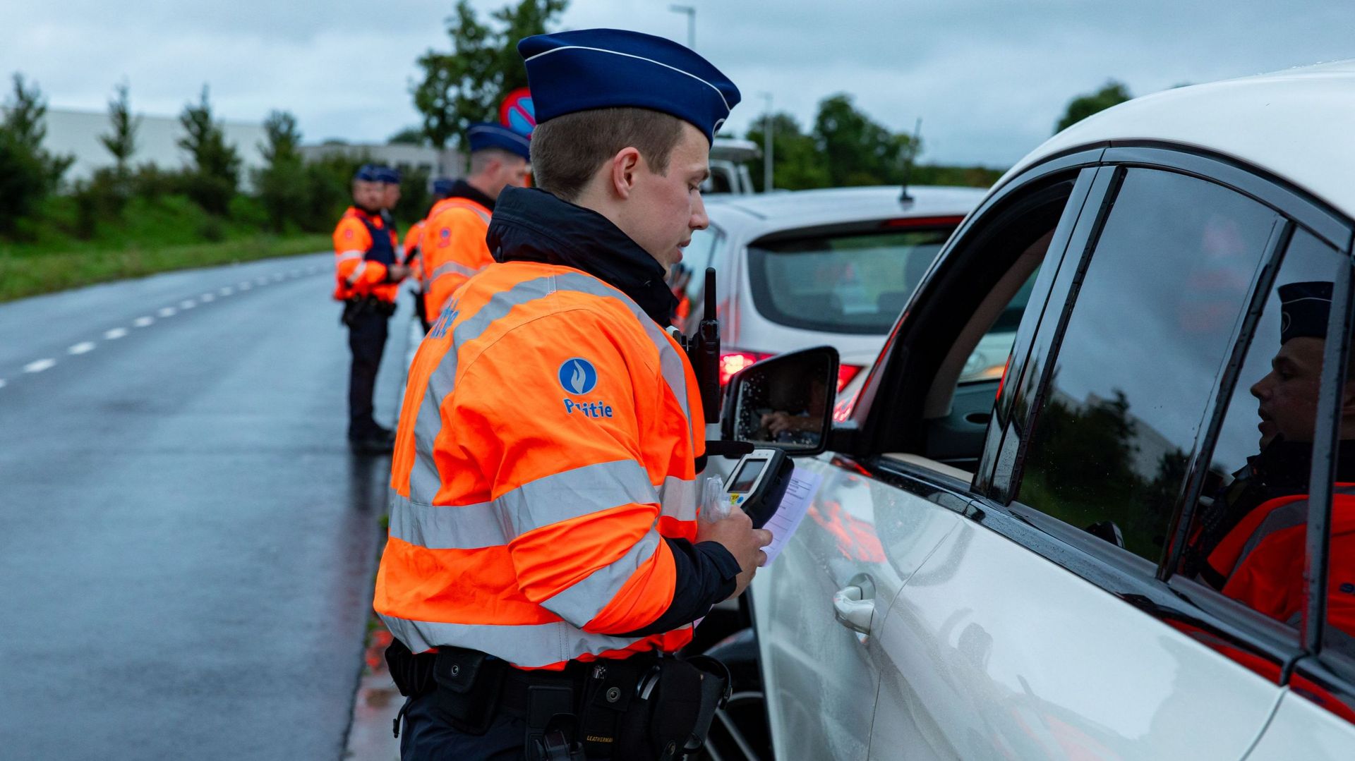 Le Royaume-Uni interdit le gaz hilarant - Rolling Stone