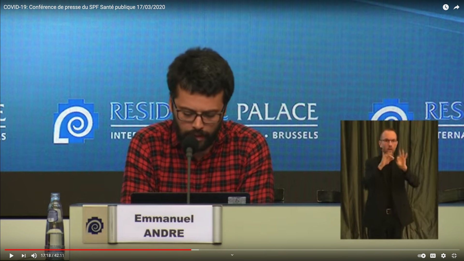 Comment dit-on Covid ou Emmanuel André en langue des signes ?
