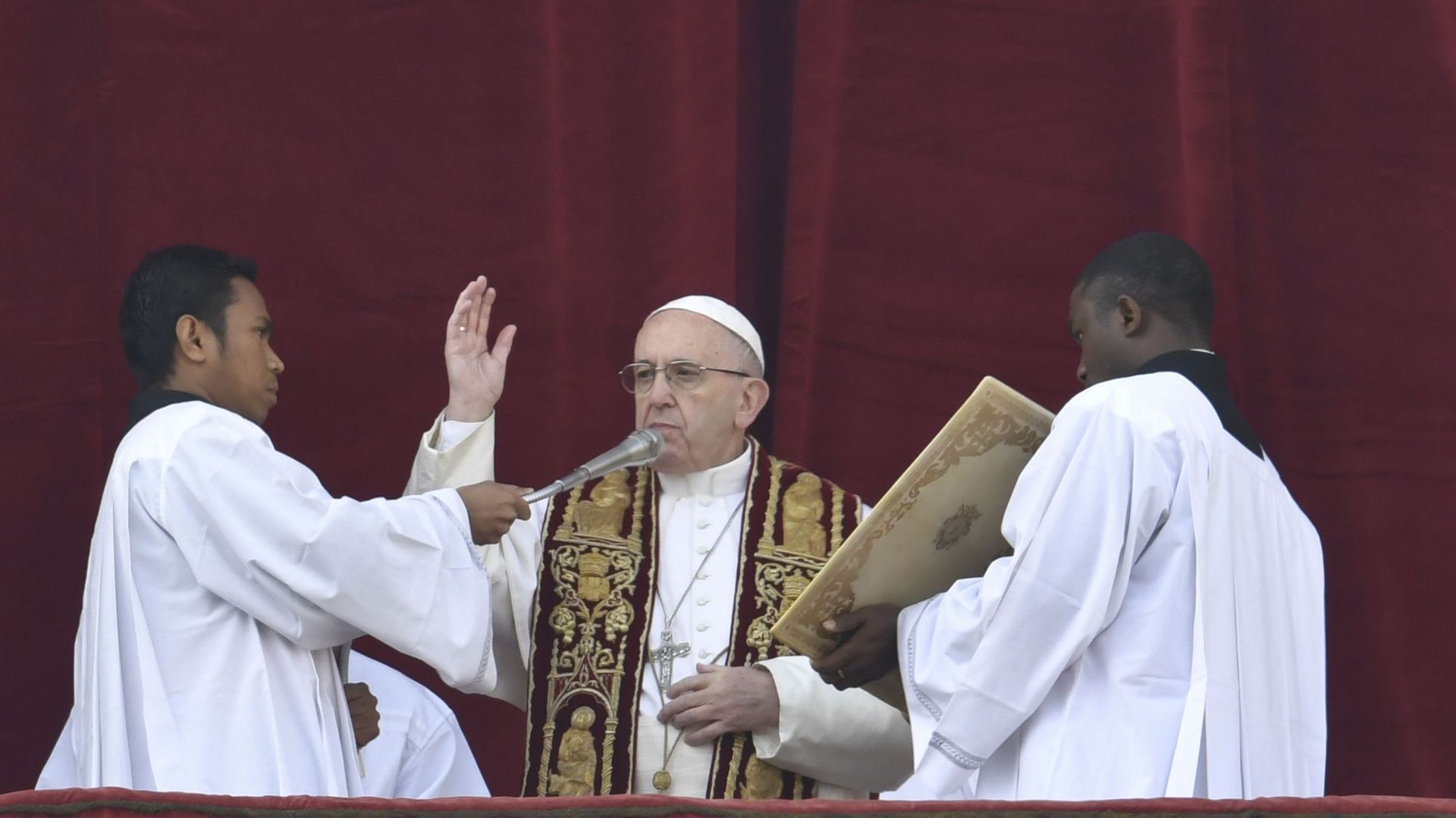Le pape appelle à la fin de la guerre en Syrie dans son "Urbi et orbi"