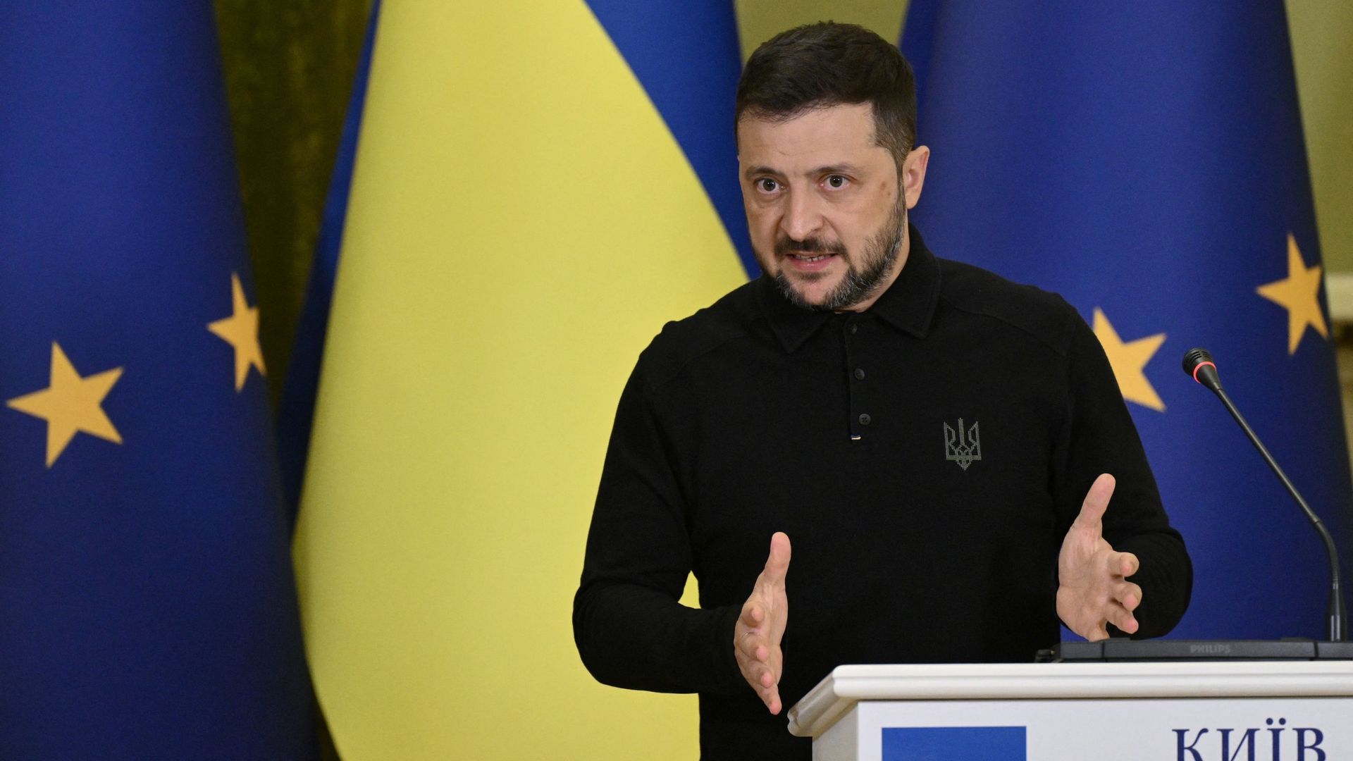 Guerre en Ukraine : Zelensky prévoit des "exportations contrôlées" de certaines de ses armes