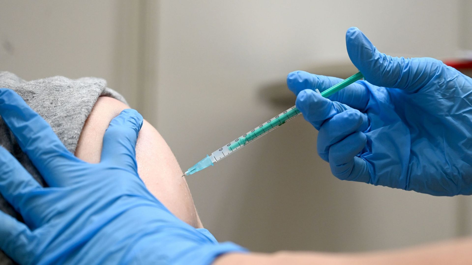 Coronavirus : l’UE prête à débattre sur des "propositions concrètes" concernant la levée des brevets
