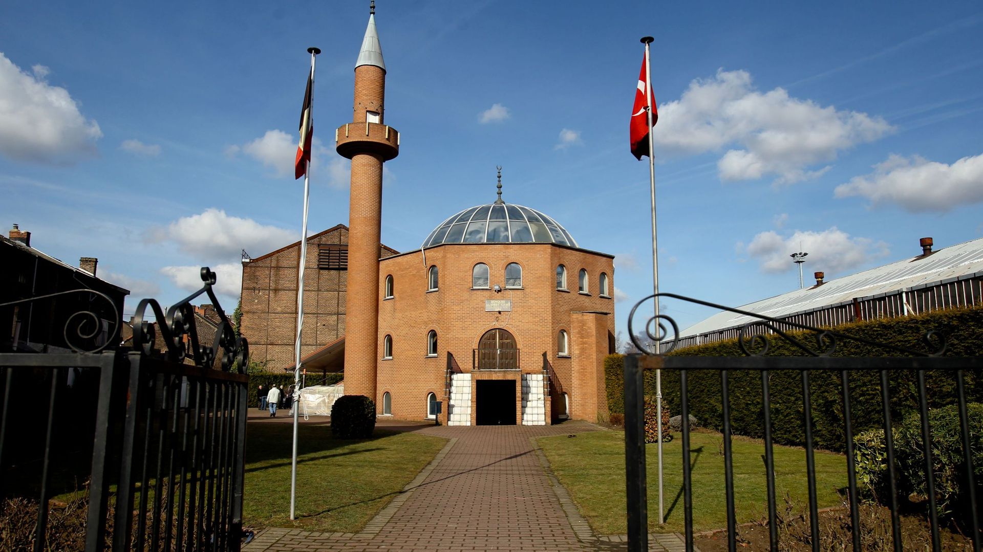 La Mosquée HZ Hatice Camii de Charleroi, reconnue officiellement par le Gouvernement wallon depuis 2009  