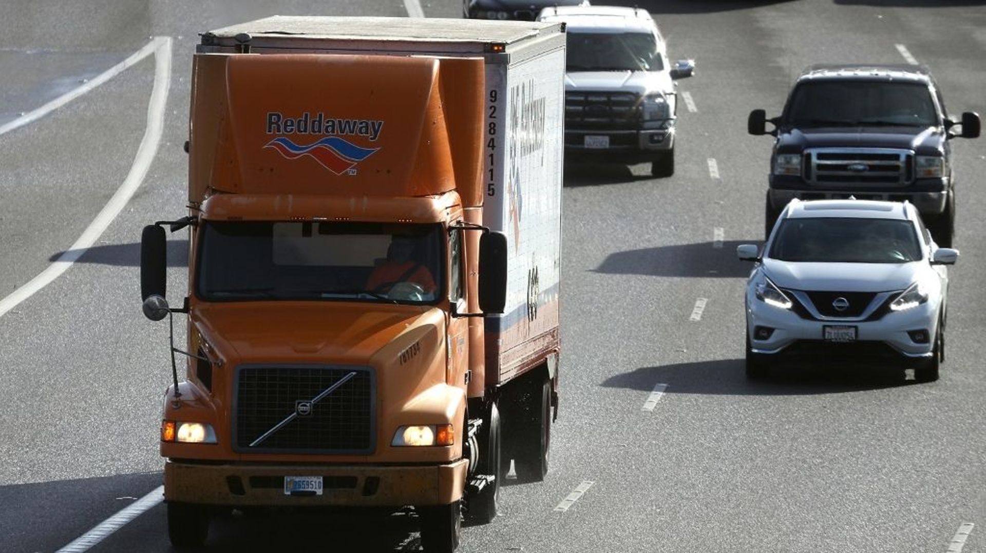 Un camion sur une autoroute de Californie, en janvier 2018