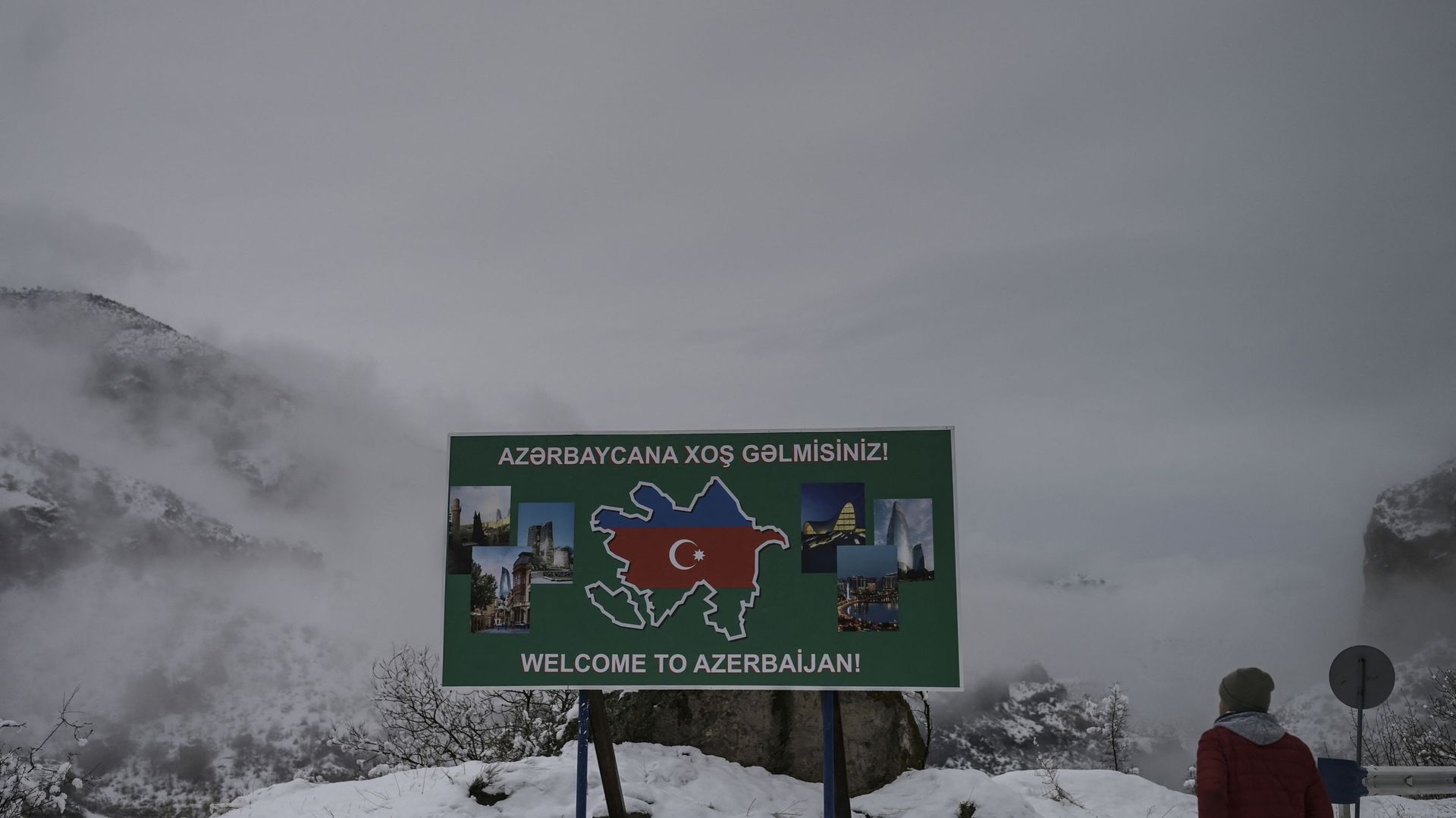 Un panneau à l'entrée du village de Shurnukh repris par l'Azerbaïdjan