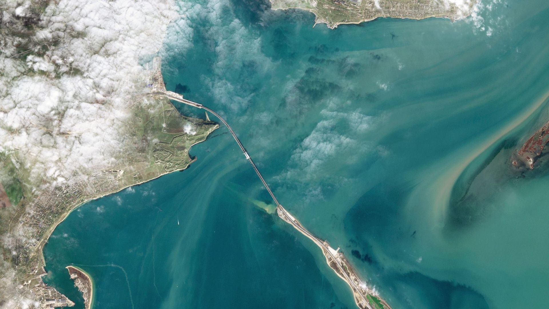 Images satellite du détroit et du pont de Kertch