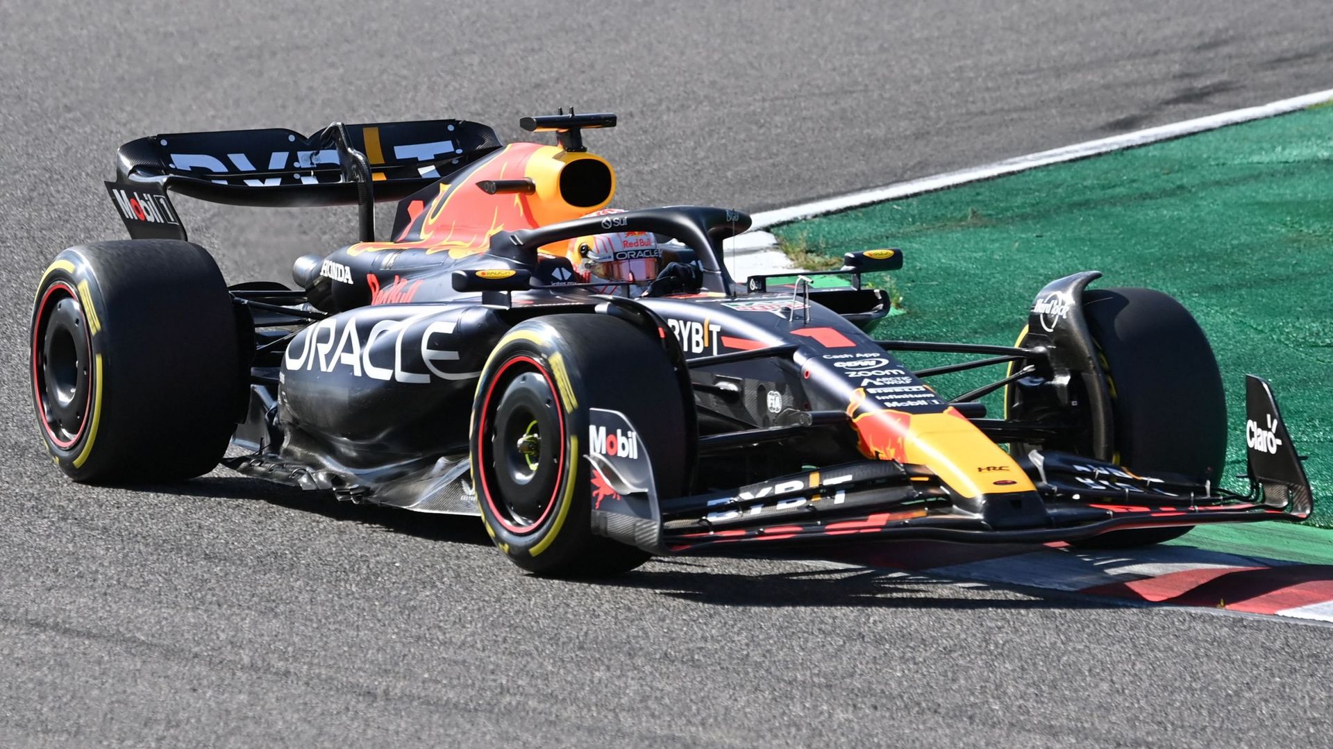 Formula 1 Giappone: una nuova vittoria per Max Verstappen, la Red Bull incoronata campione costruttori