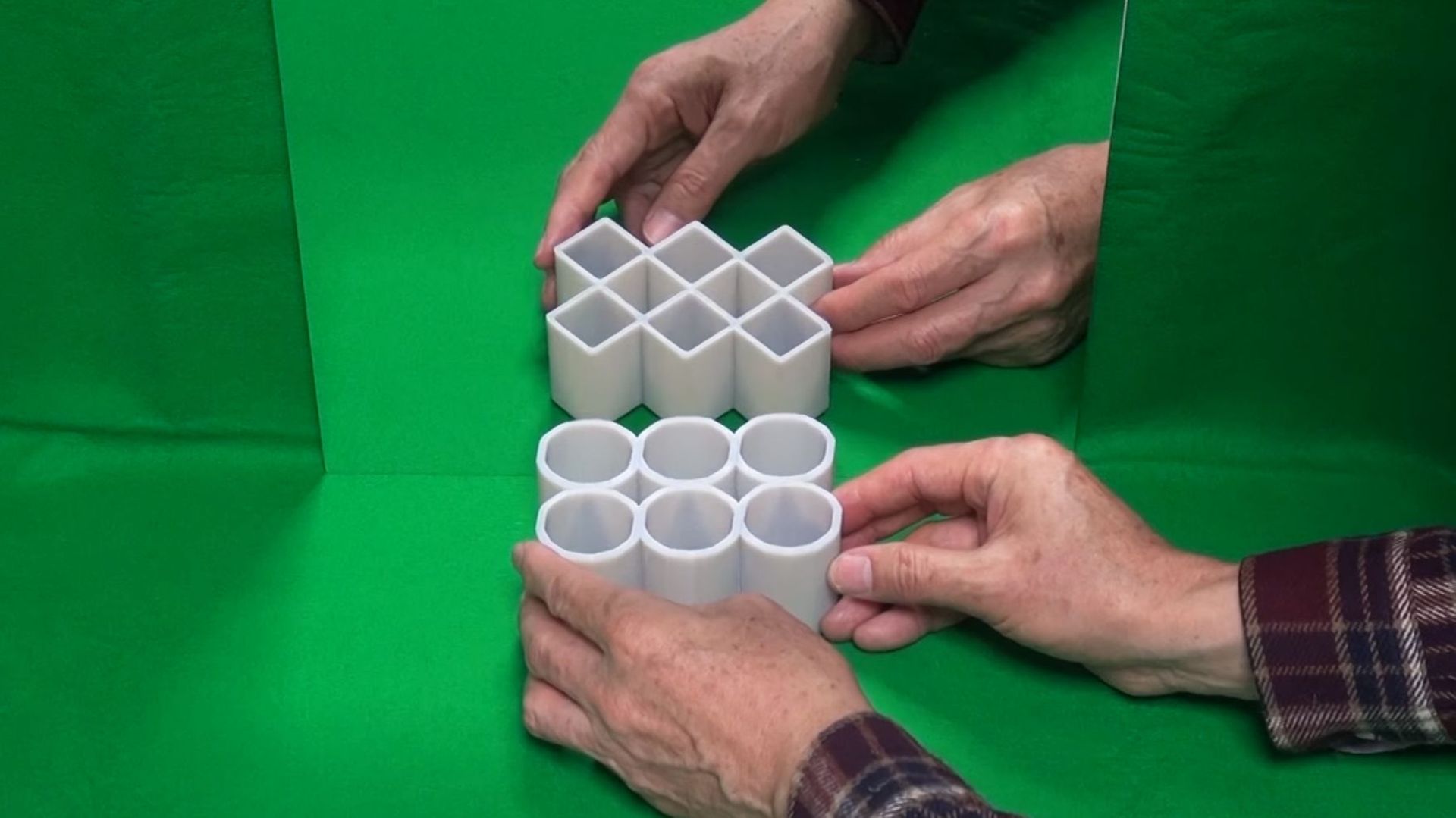 Regardez comment ce dessin avec illusion 3D a été réalisé et fait même