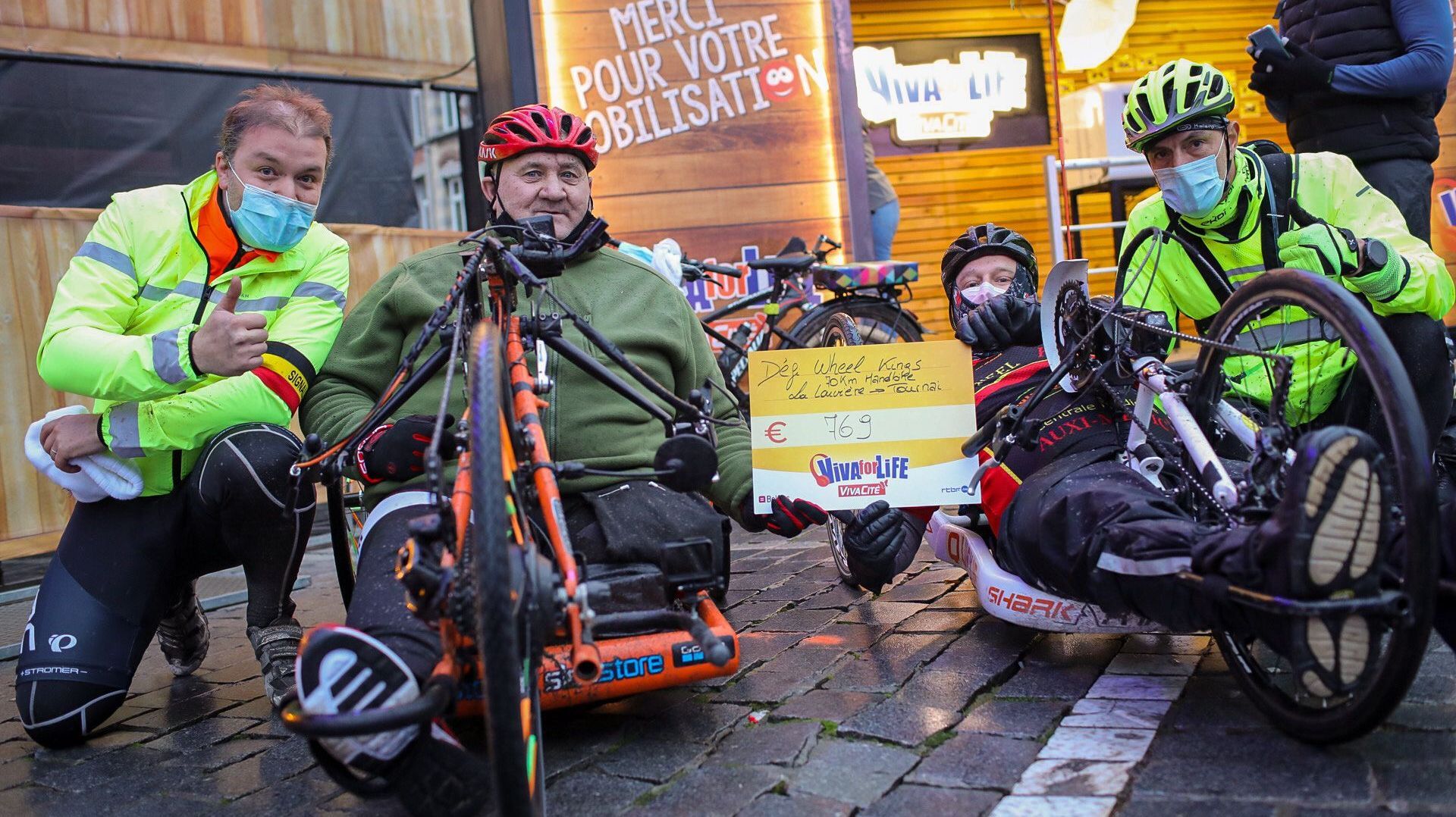 Viva for Life : l’asbl Wheel Kings rejoint le cube de Tournai à vélo depuis La Louvière