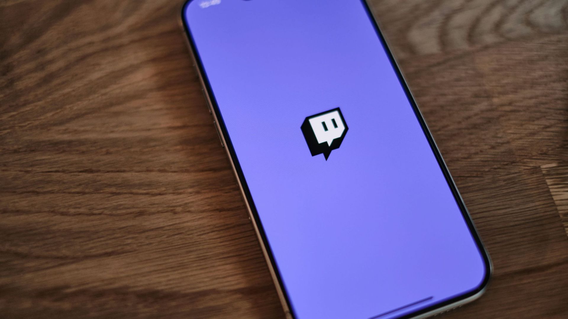 La minute insolite : une streameuse accouche en direct sur Twitch