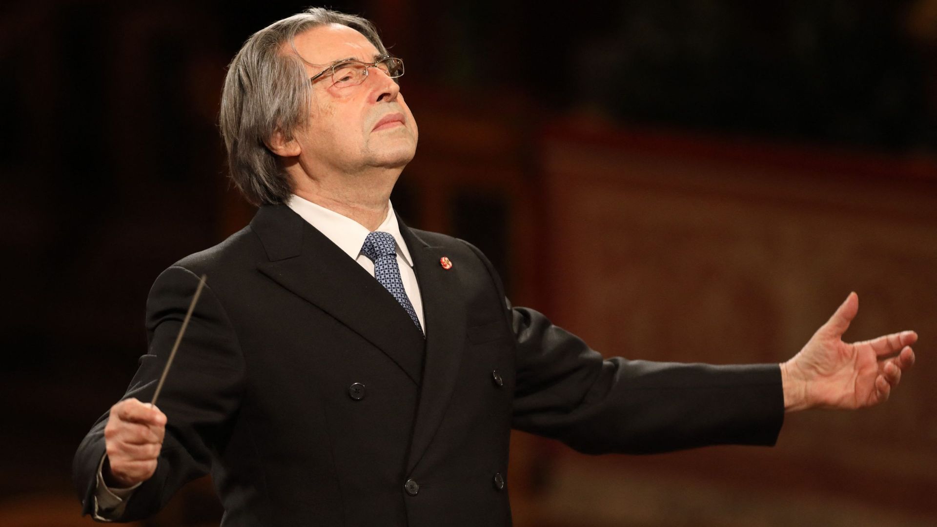 Riccardo Muti, dirigeant l’Orchestre philharmonique de Vienne pour le traditionnel Concert du Nouvel an